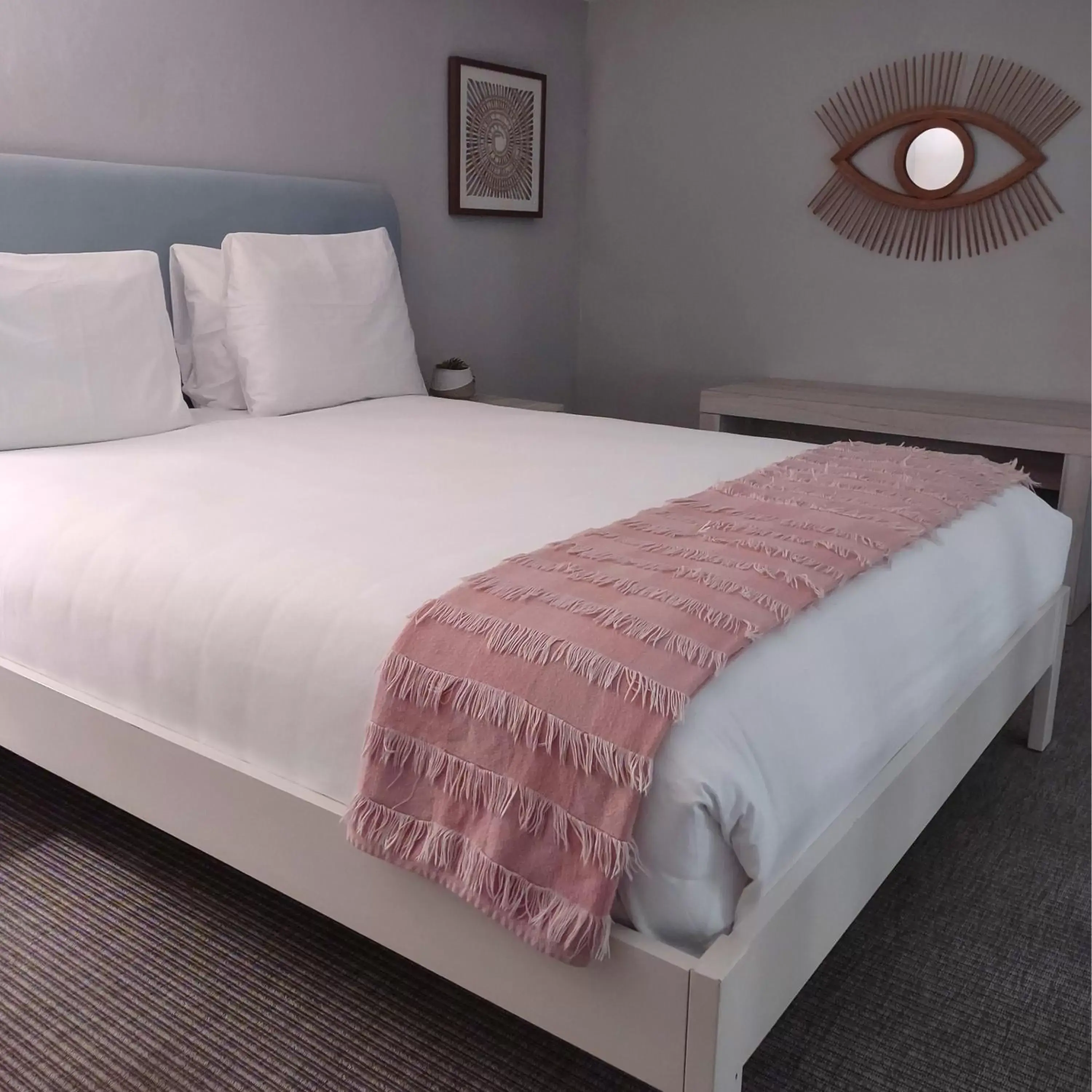 Bed in Trópica Beach Hotel