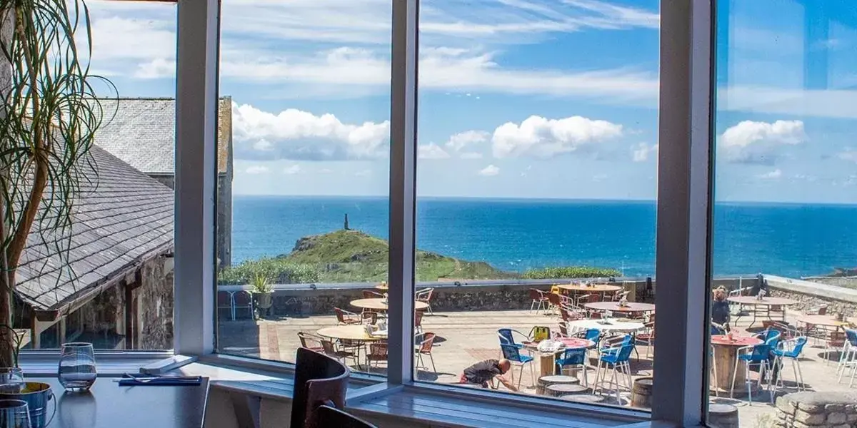 Patio, Restaurant/Places to Eat in Cape Cornwall Club