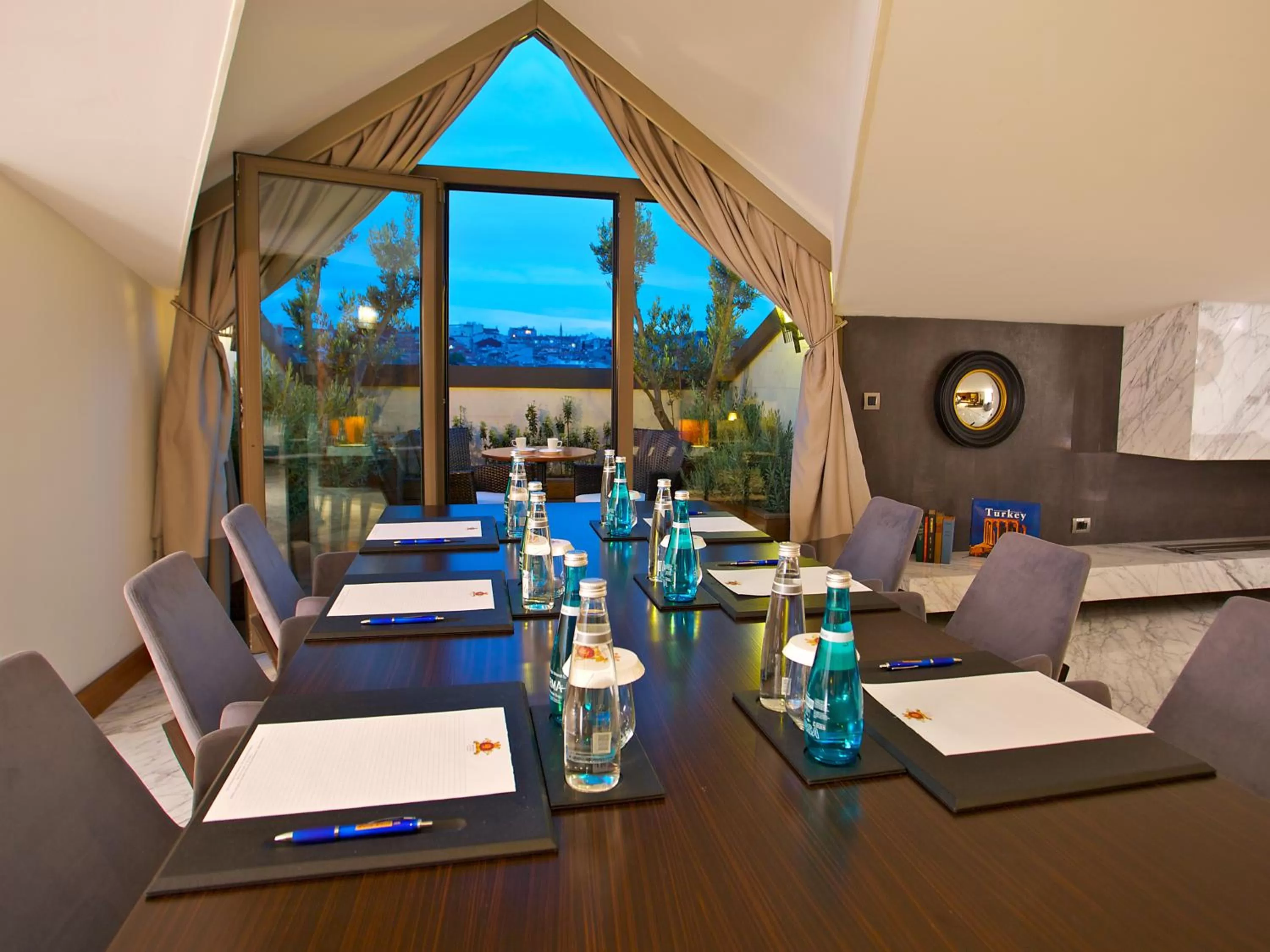 Family in Dosso Dossi Hotels & SPA Downtown