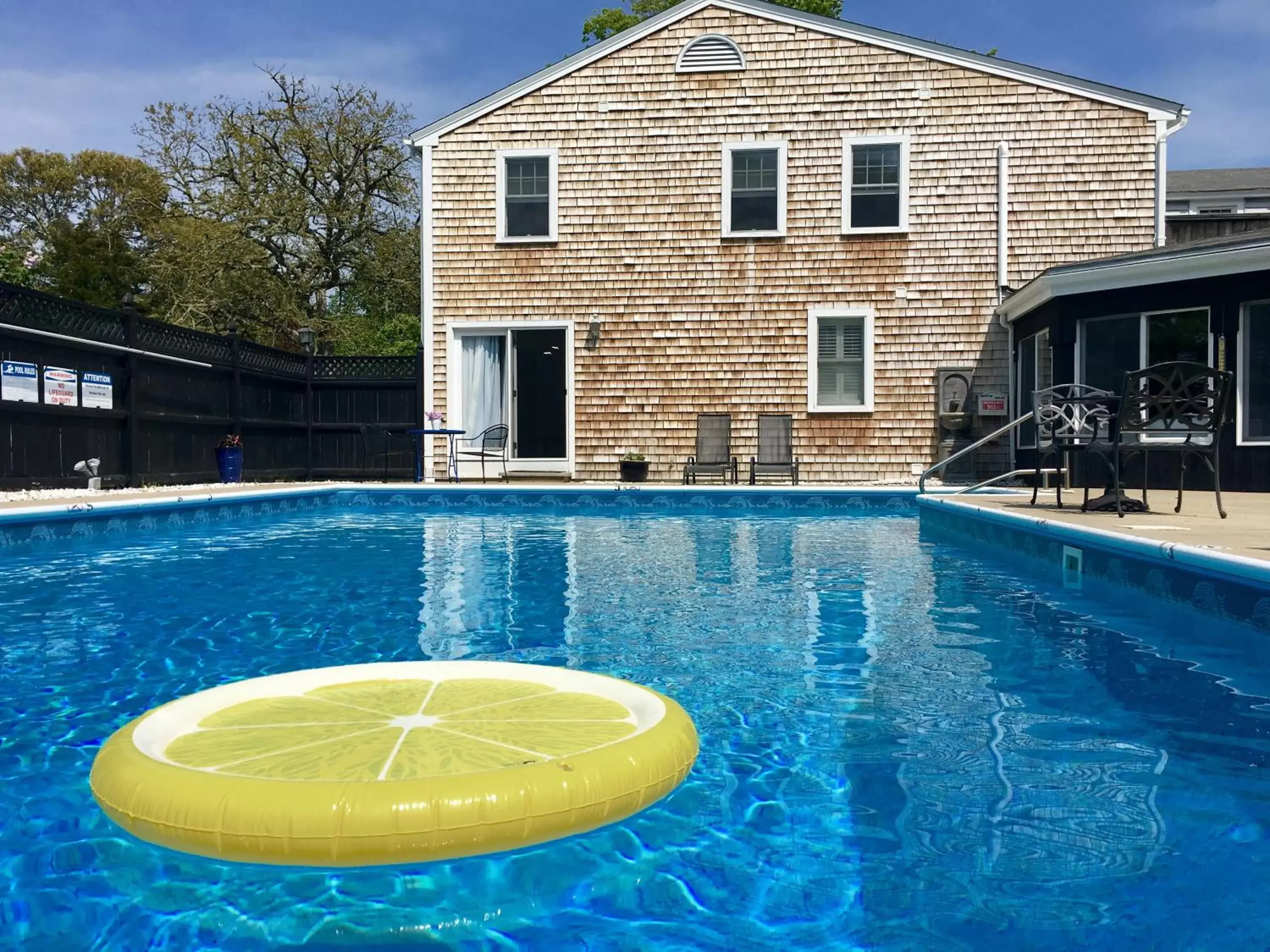 Swimming pool, Property Building in The Platinum Pebble Boutique Inn - Adults Only Property