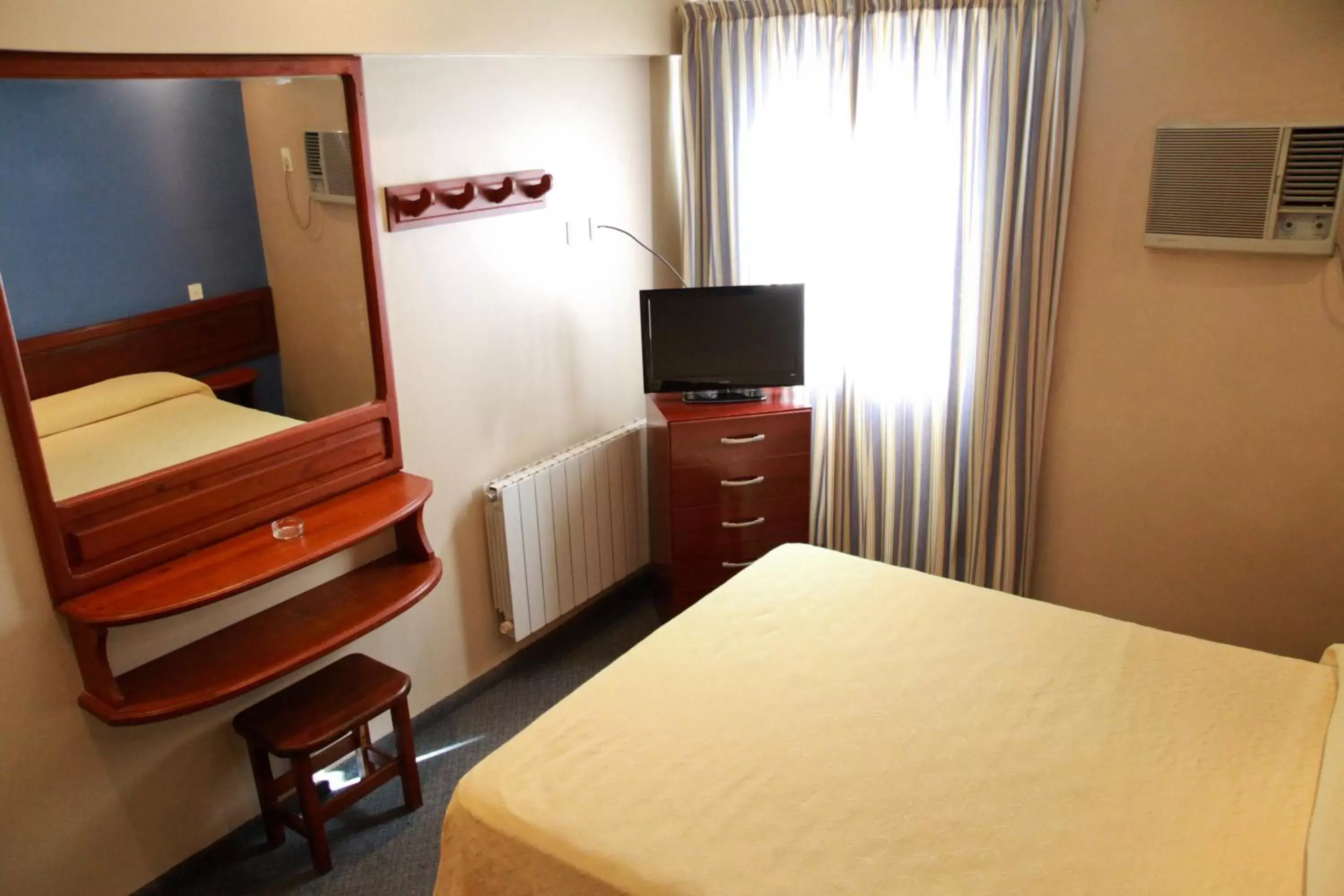 Photo of the whole room, Bed in Kalton Photo of the whole room, Bed in Kalton