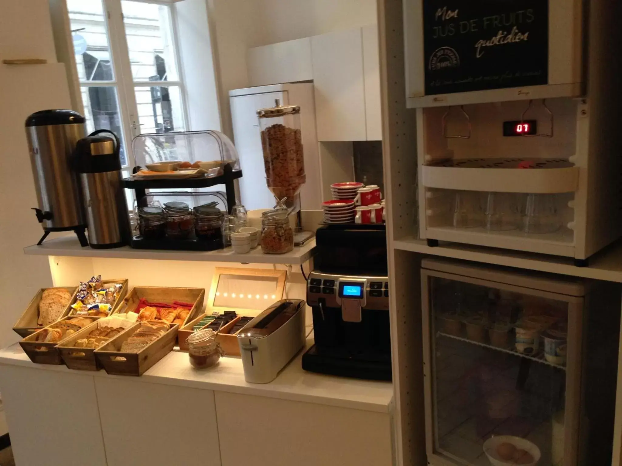 Food and drinks, Kitchen/Kitchenette in Hotel de Paris