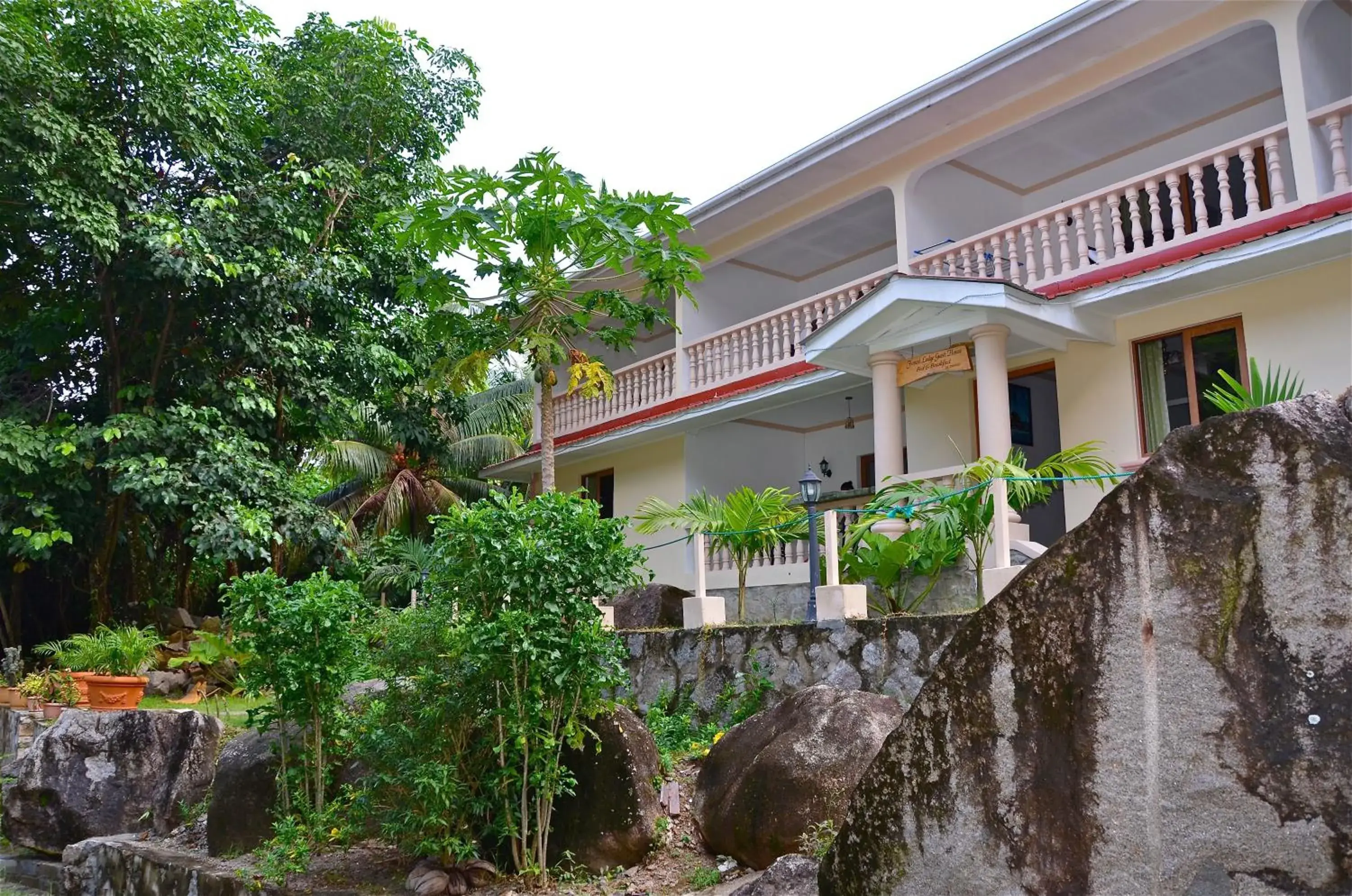 Facade/entrance in Forest Lodge Facade/entrance in Forest Lodge