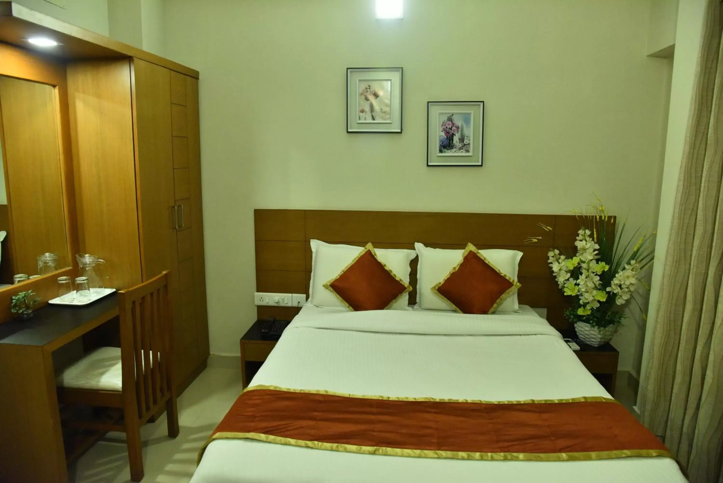 bunk bed, Bed in Zaith Residency Near US Consulate & Apollo hospitals