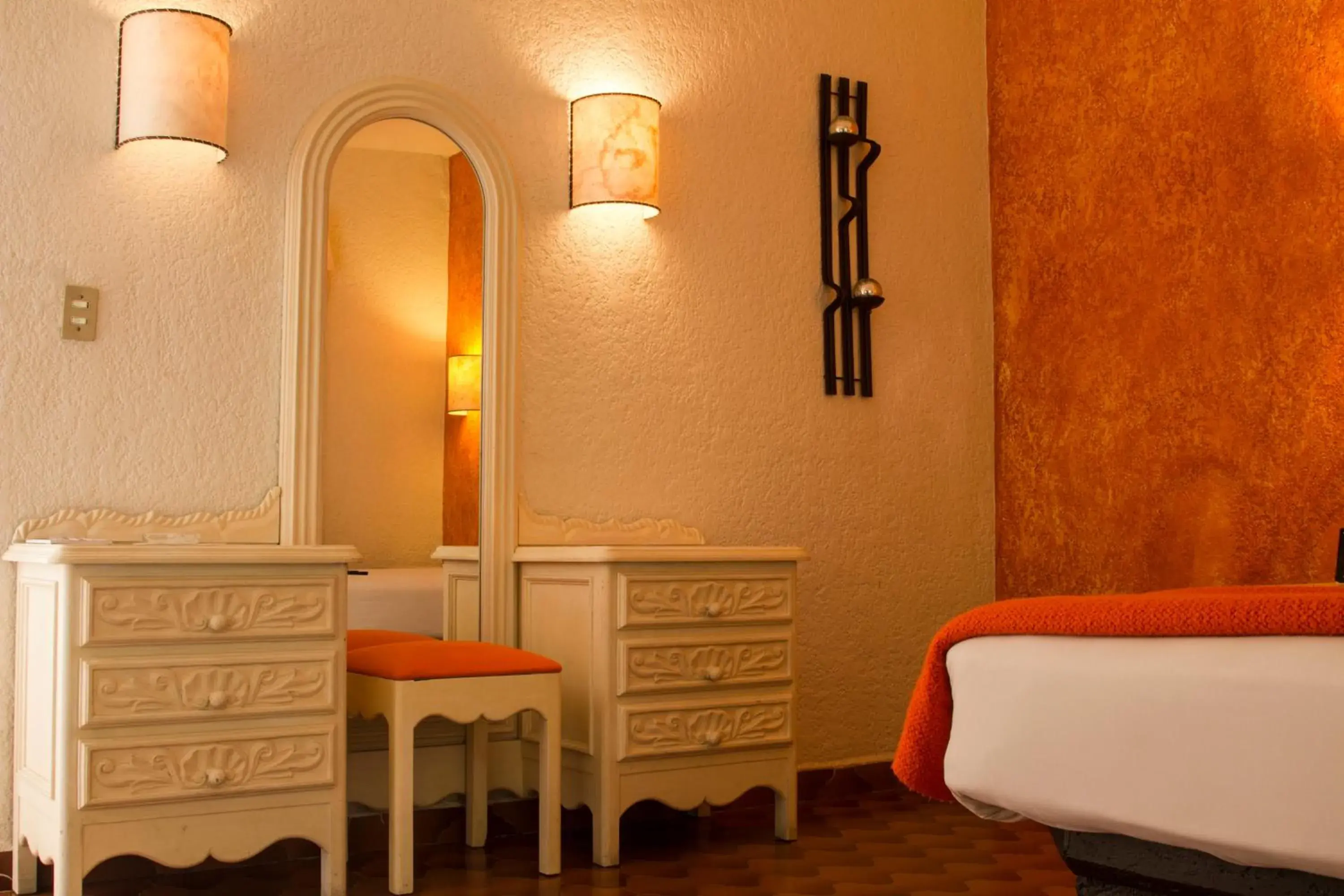 Bedroom, Dining Area in Hotel Villa del Conquistador