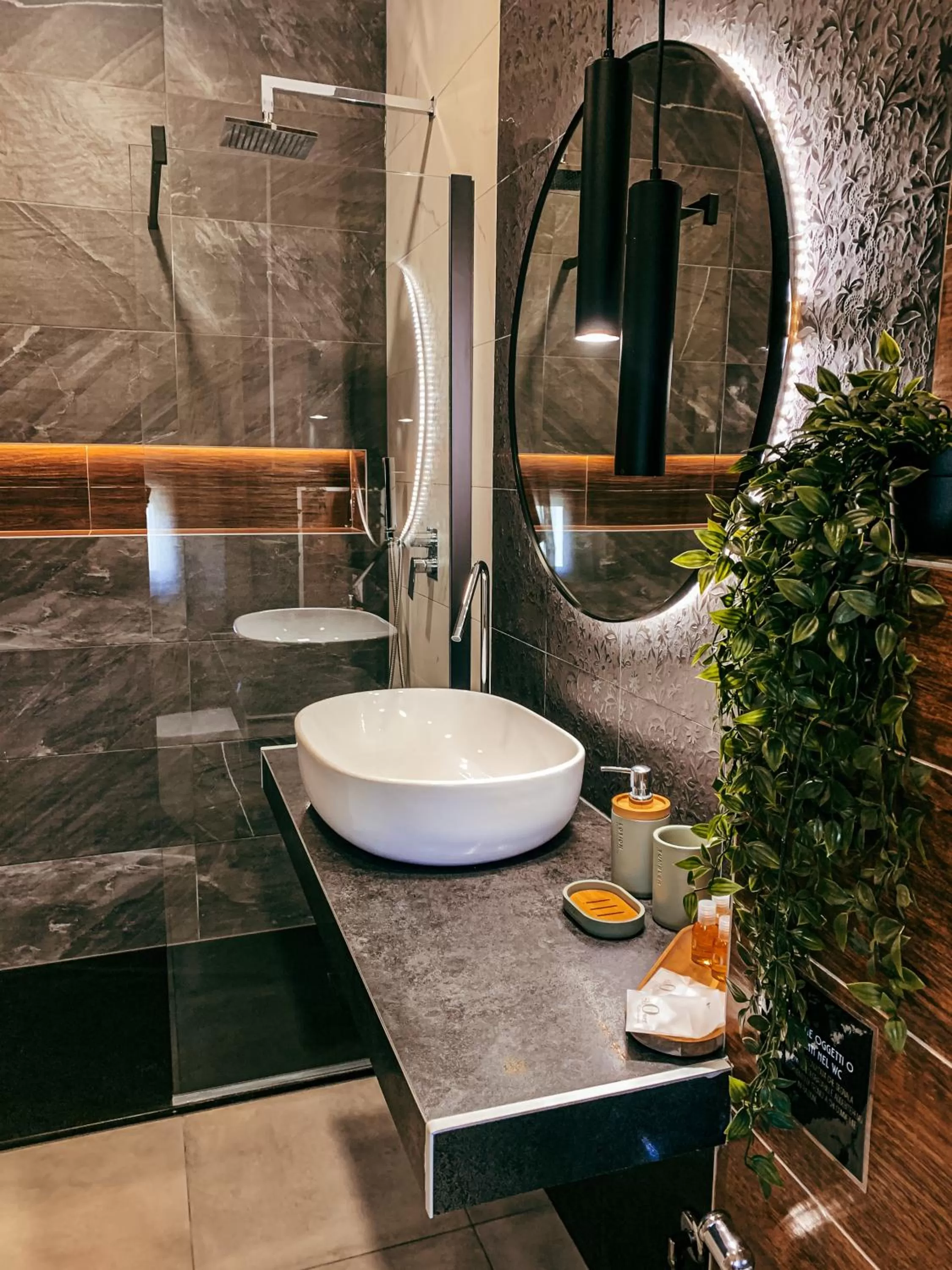 Shower in B&B SALUS CIVICO 23