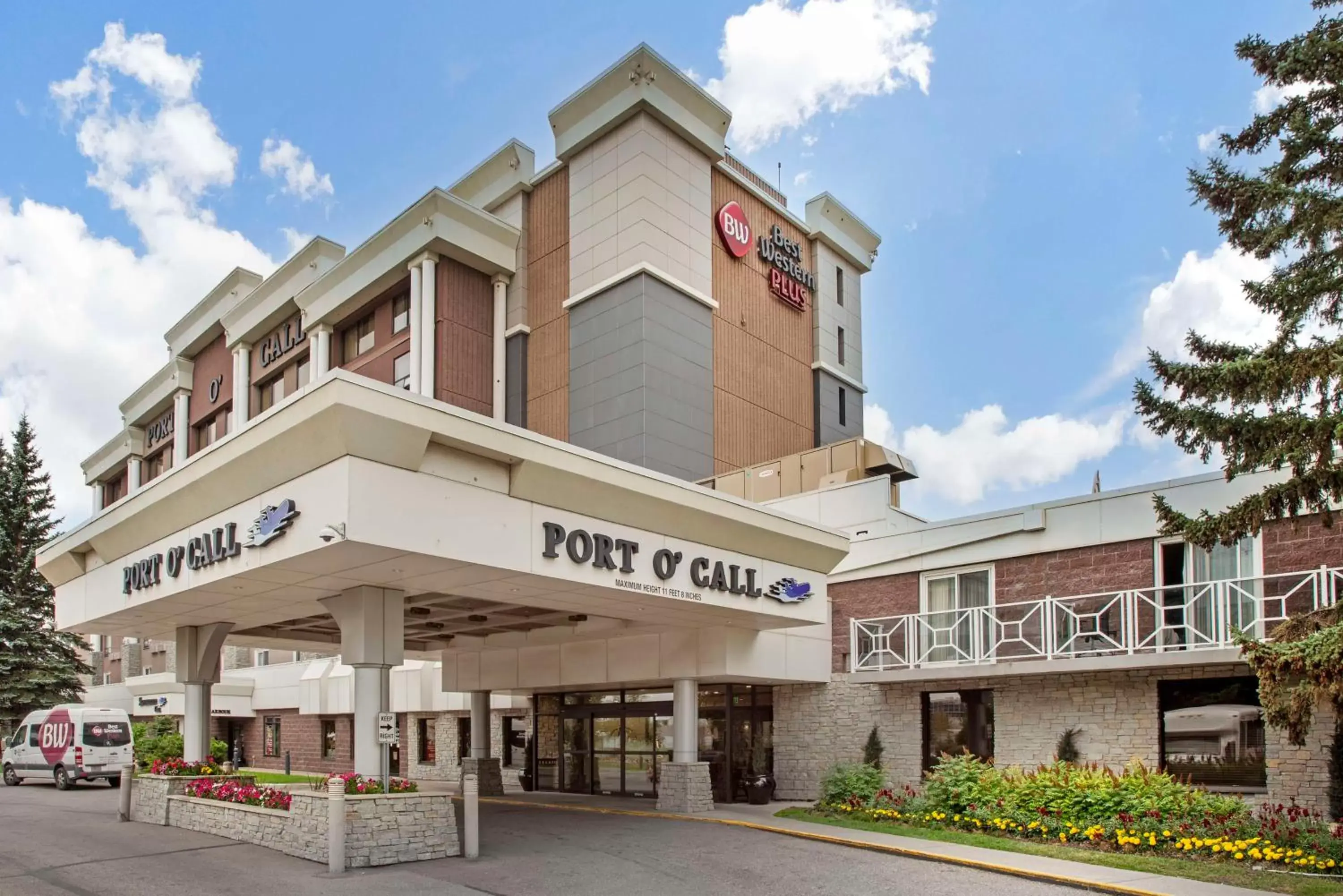 Property Building in Best Western PLUS Port O'Call Hotel