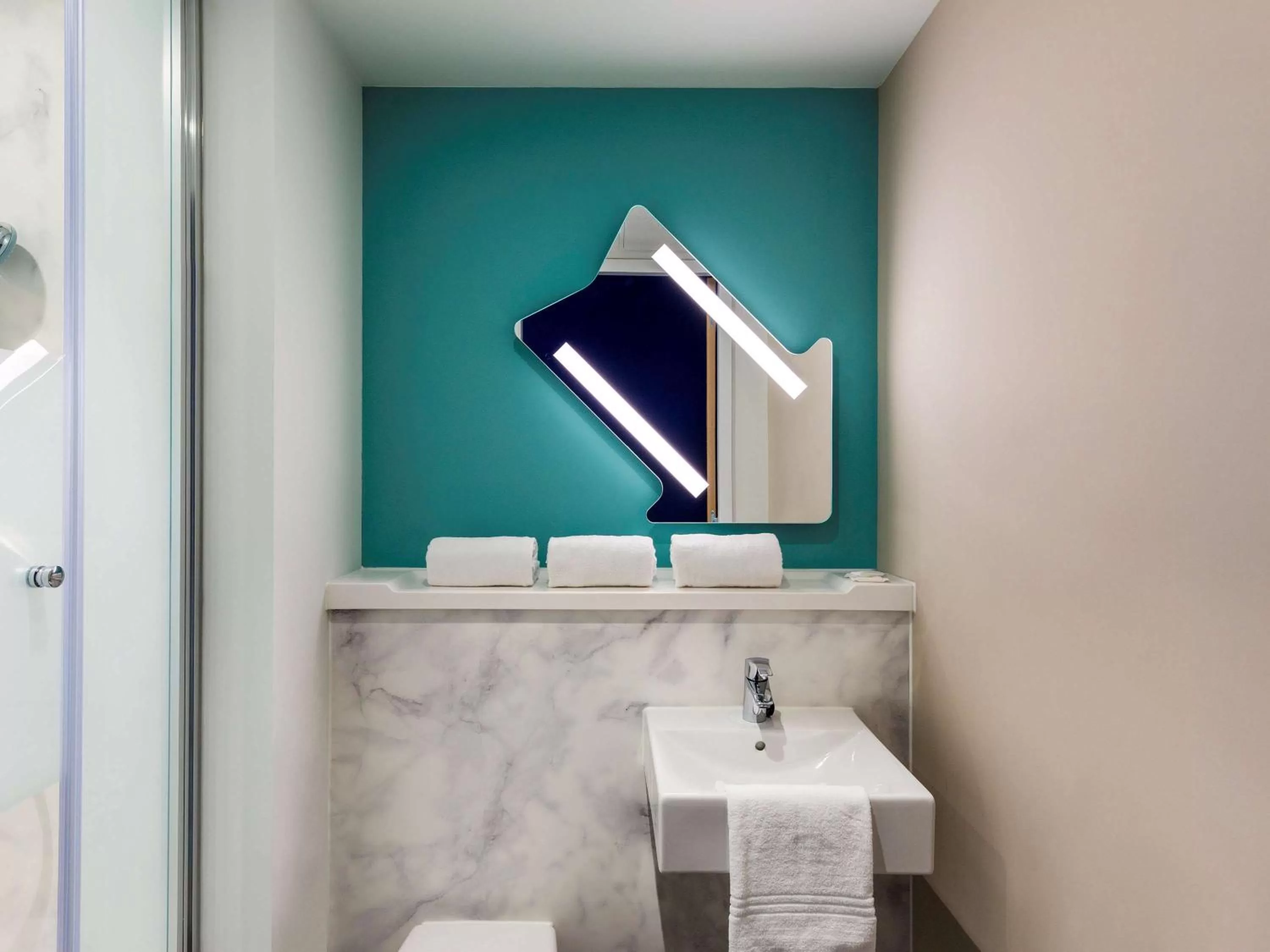 Photo of the whole room in ibis budget Amsterdam City South