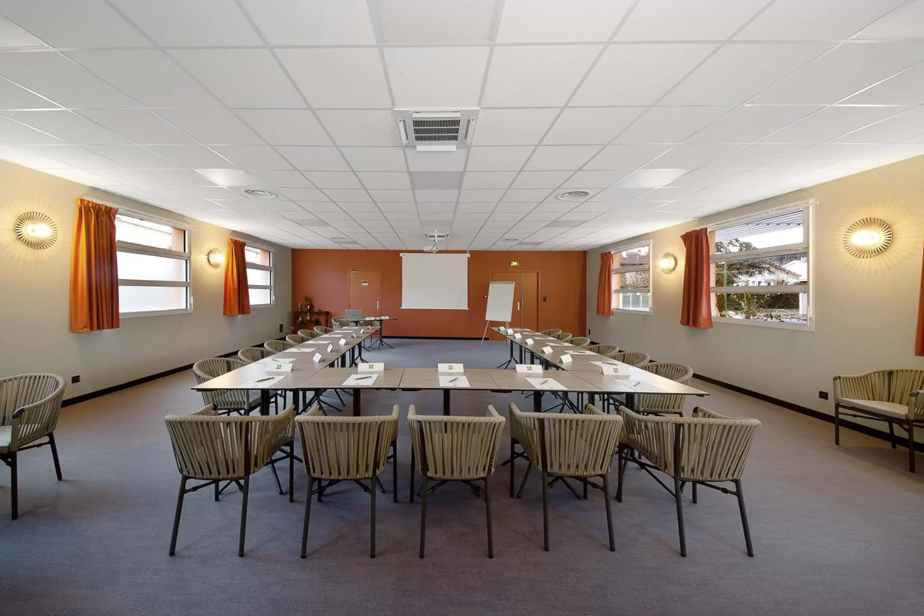 Meeting/conference room in ibis Styles Toulouse Lavaur