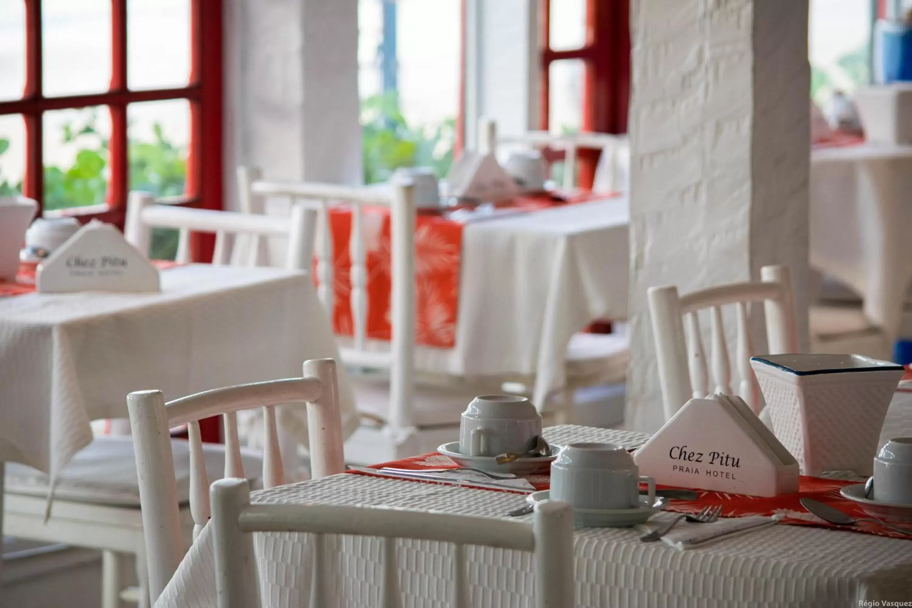 Restaurant/places to eat in Chez Pitu Praia Hotel Restaurant/places to eat in Chez Pitu Praia Hotel