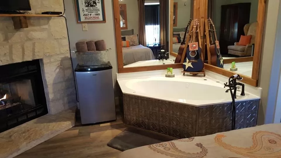 Bathroom in Full Moon Inn