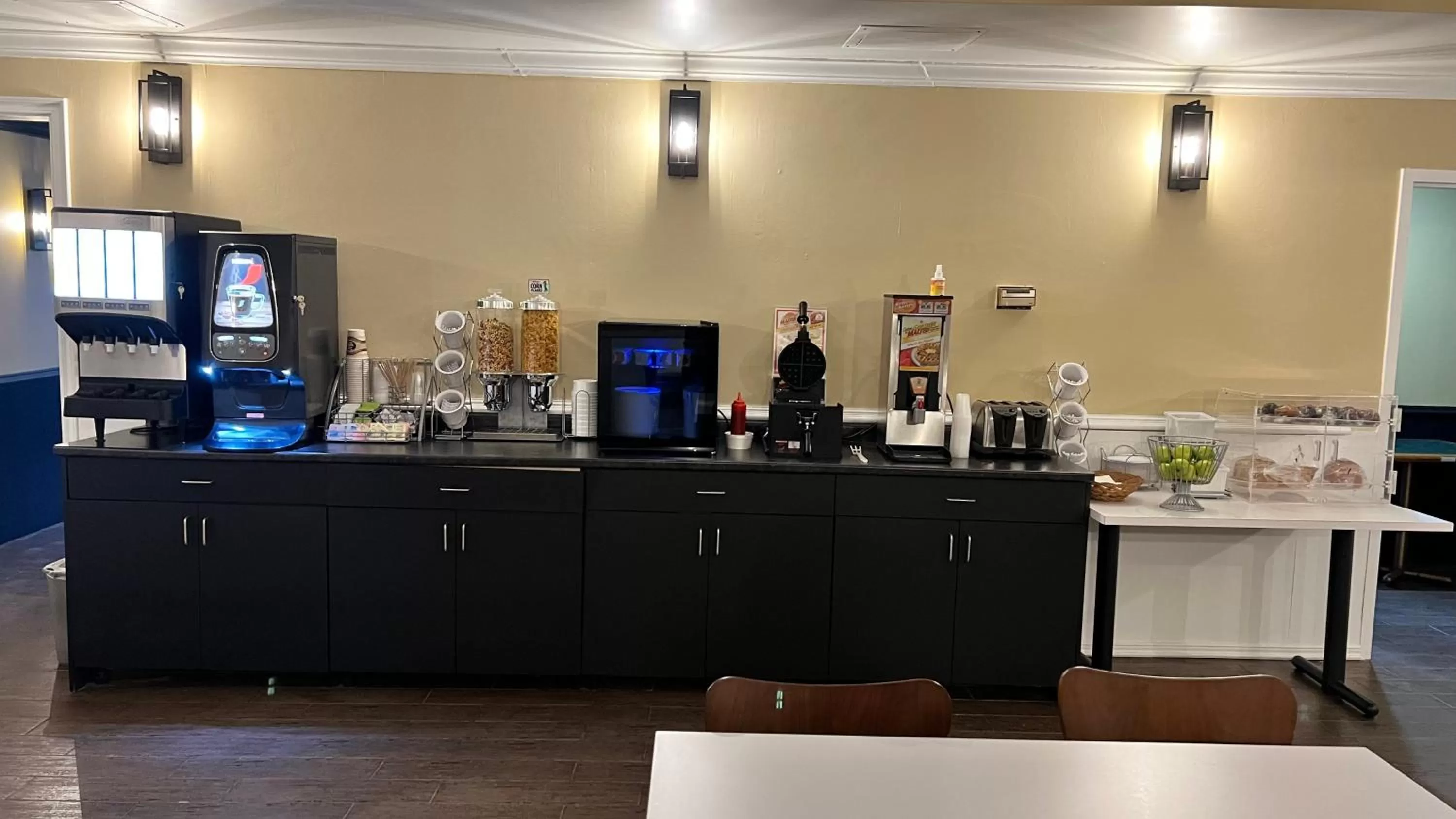 Breakfast in Super 8 by Wyndham Kirkland Lake