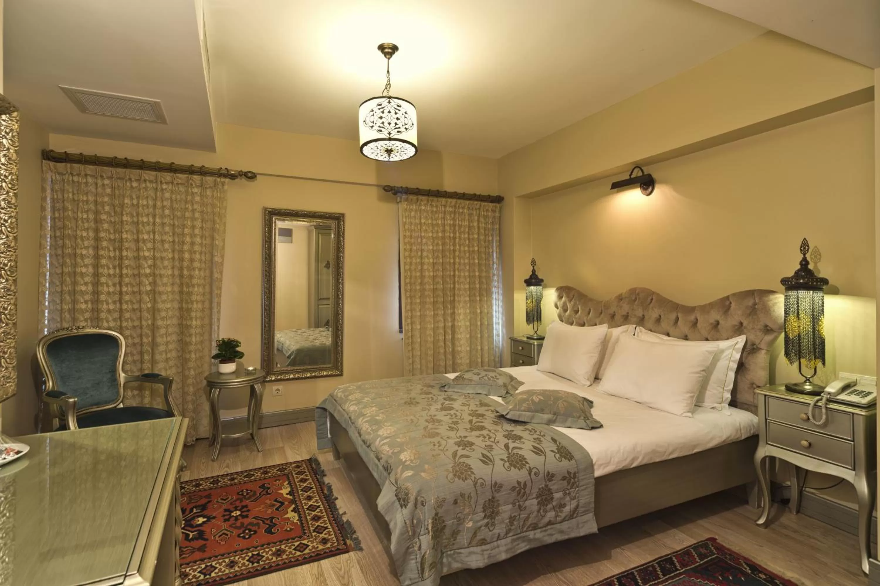 Photo of the whole room, Bed in Sokullu Pasa Hotel - Special Class