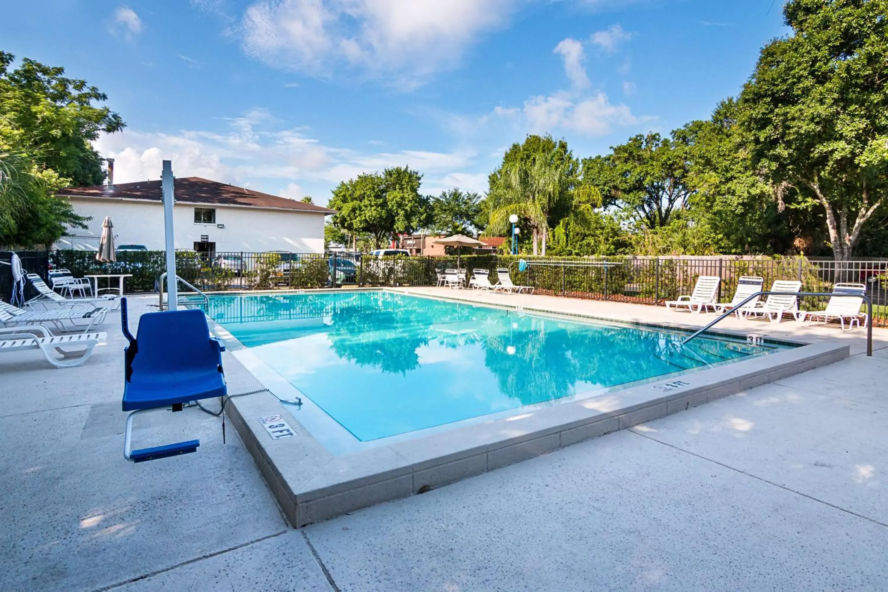 Day, Swimming Pool in Motel 6-Tampa, FL - Fairgrounds
