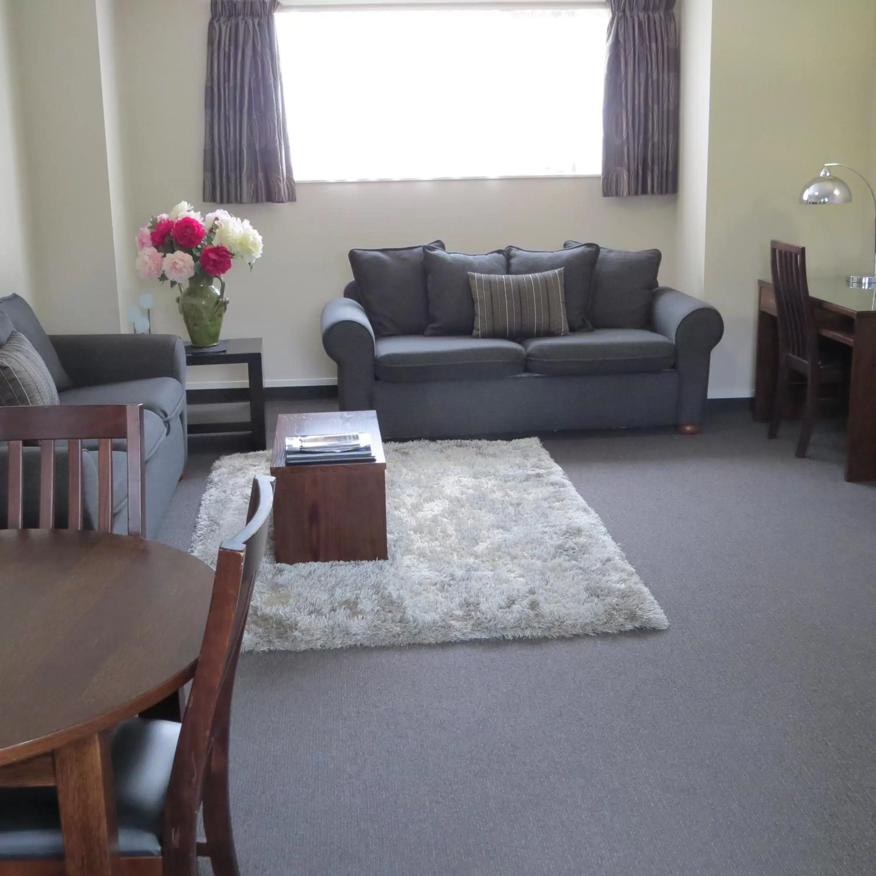 Living room, Seating Area in Homestead Villa Motel