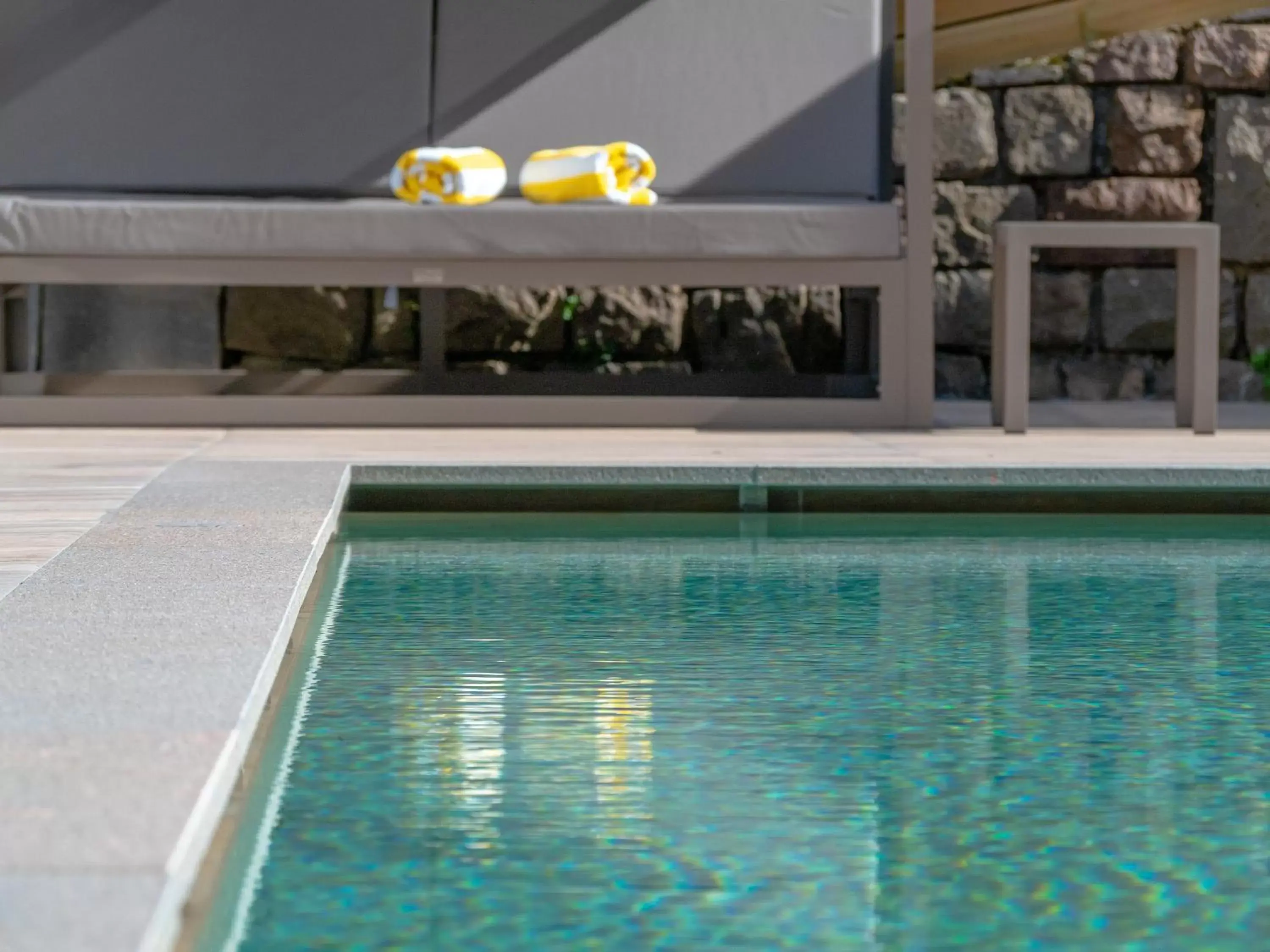 Swimming Pool in Residence Garni Hotel Vineus
