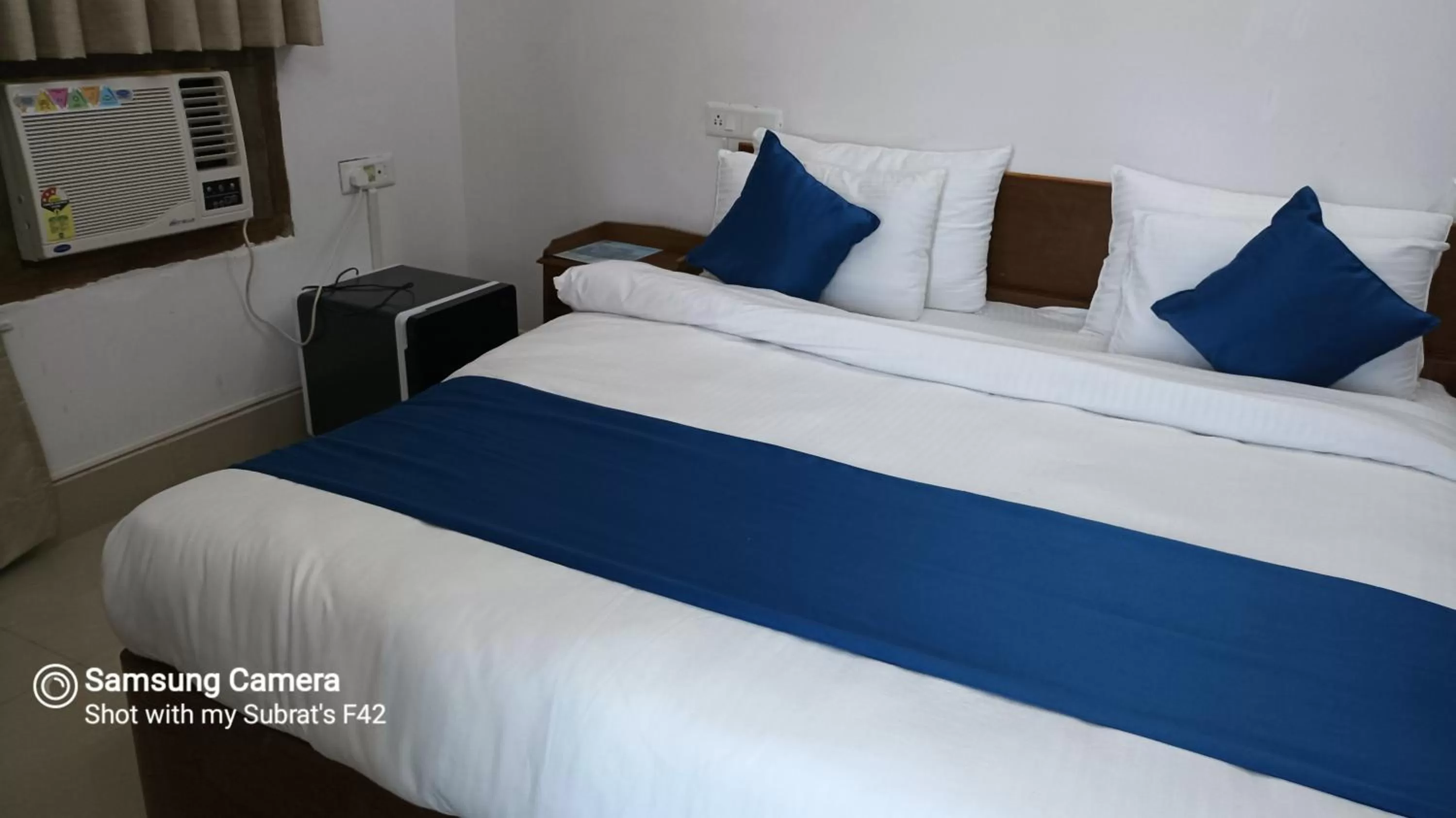 Bedroom, Bed in The Camellia