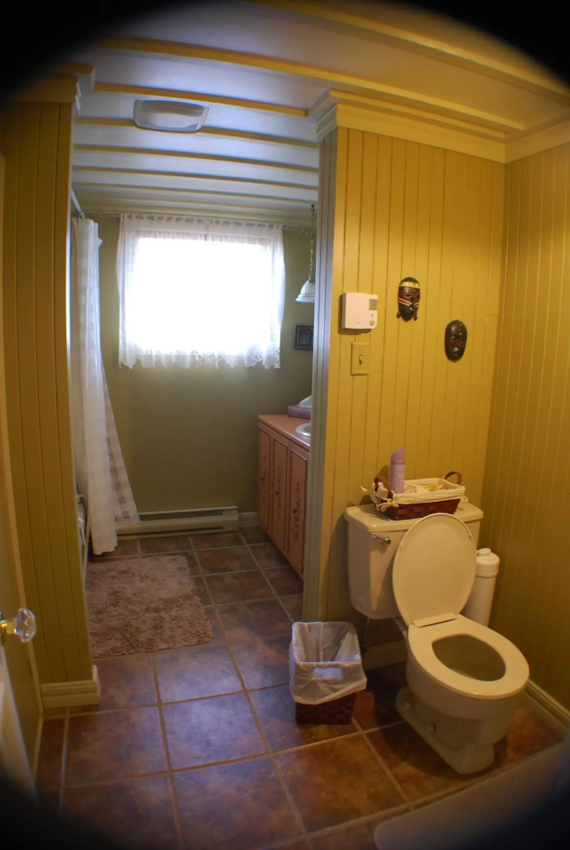 Area and facilities, Bathroom in La Maison entre Mer Montagnes