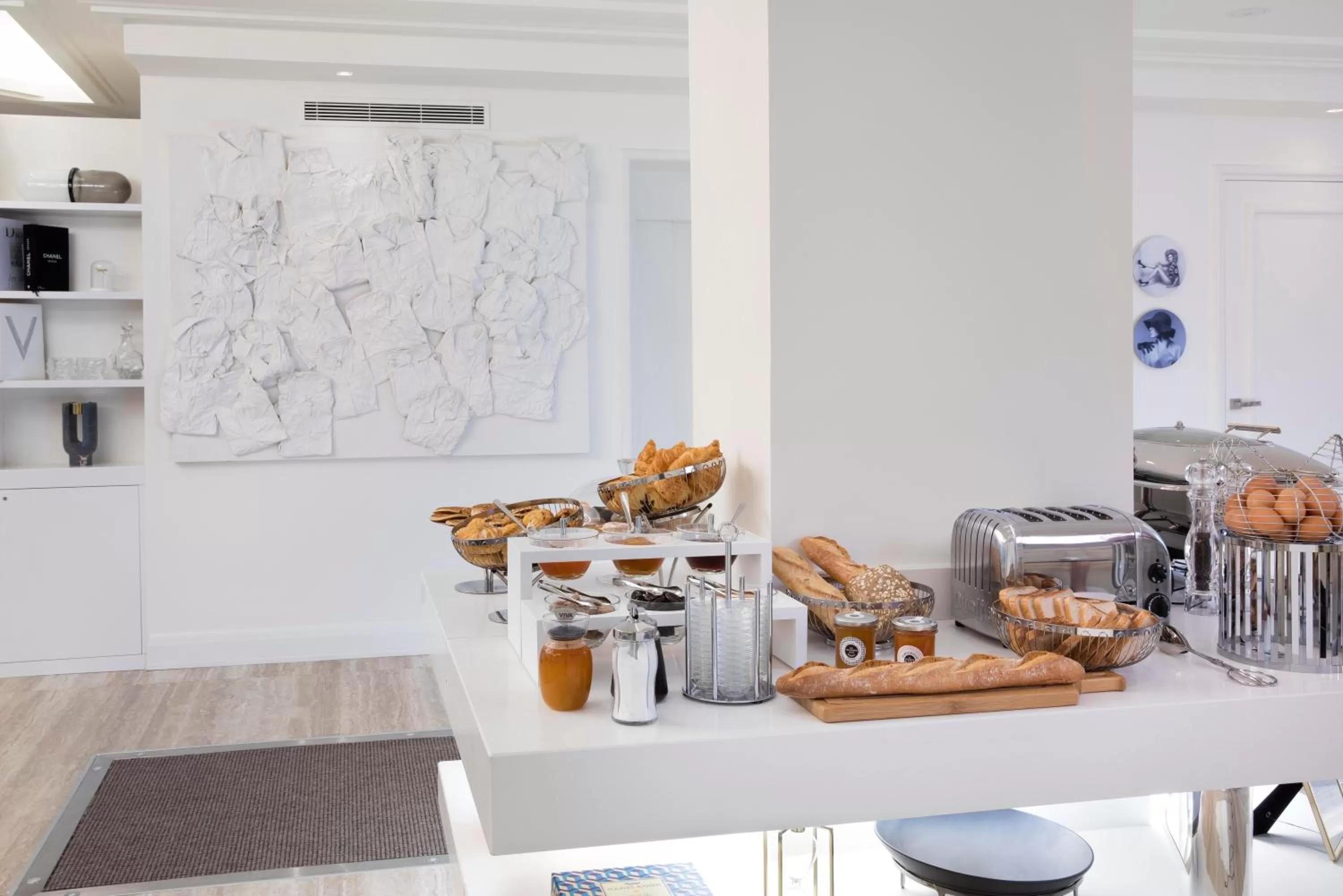 Breakfast in Hôtel Dress Code