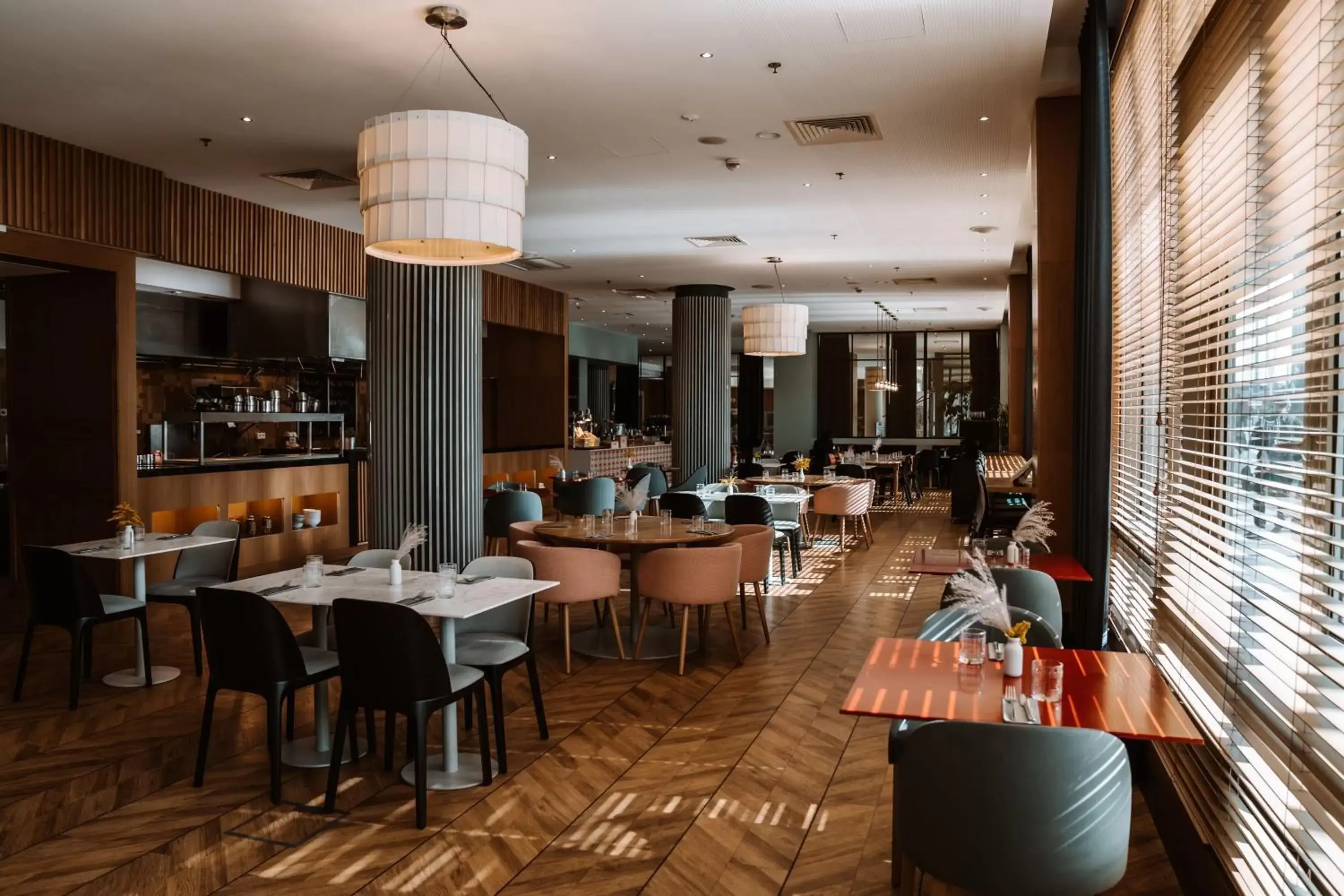 Restaurant/Places to Eat in Sheraton Poznan Hotel