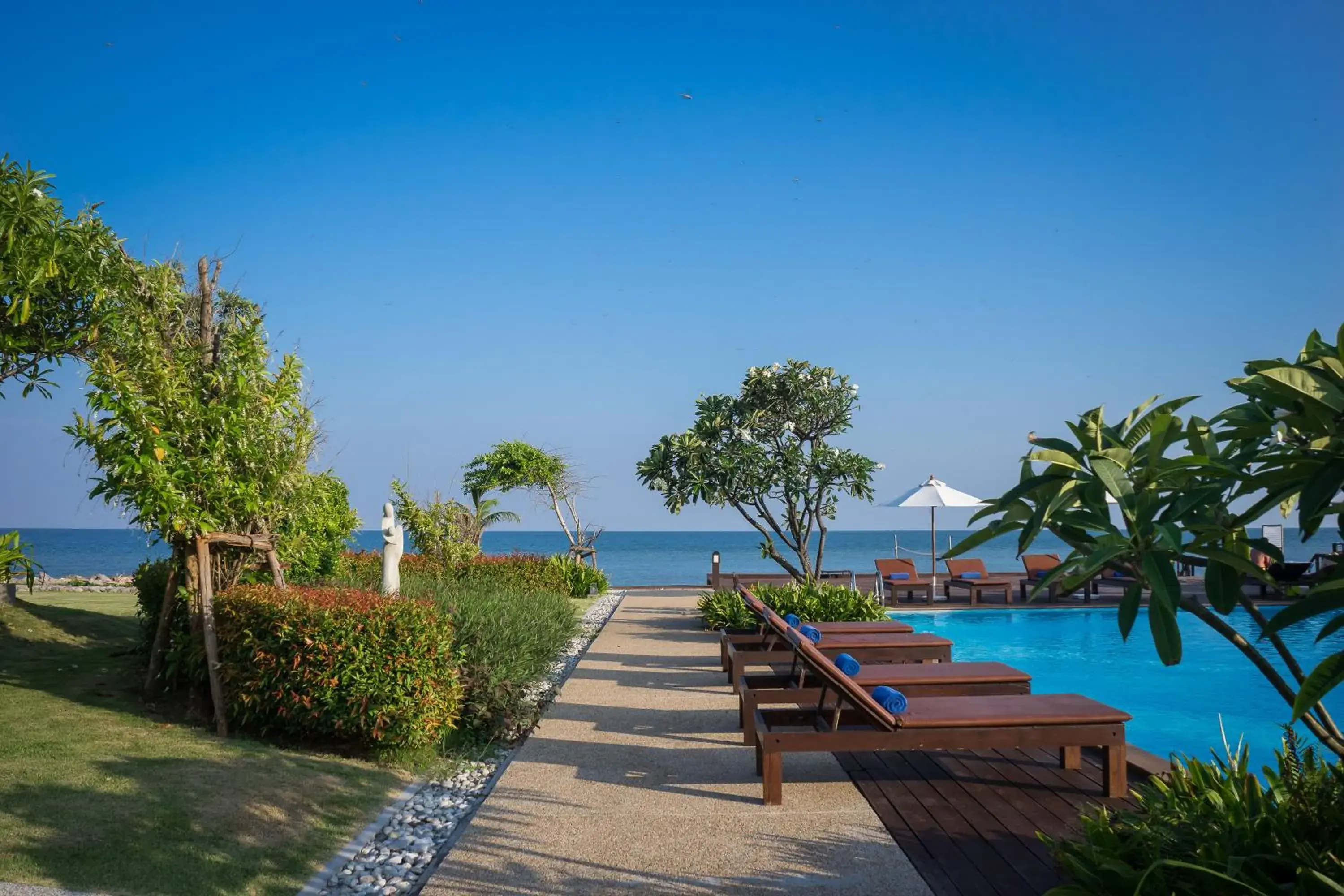 Swimming Pool in i Tara Resort & Spa