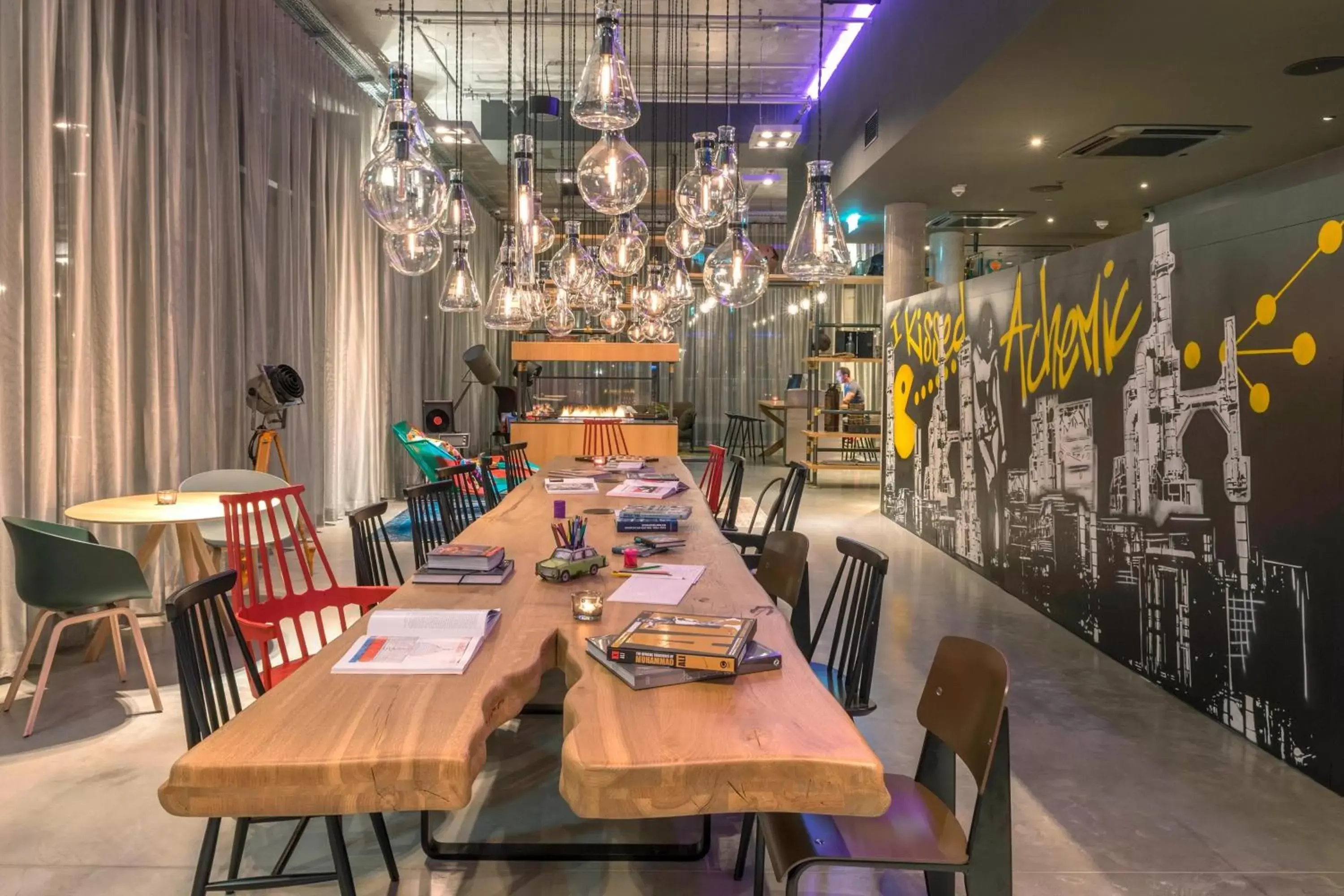 Living room, Restaurant/Places to Eat in Moxy Ludwigshafen