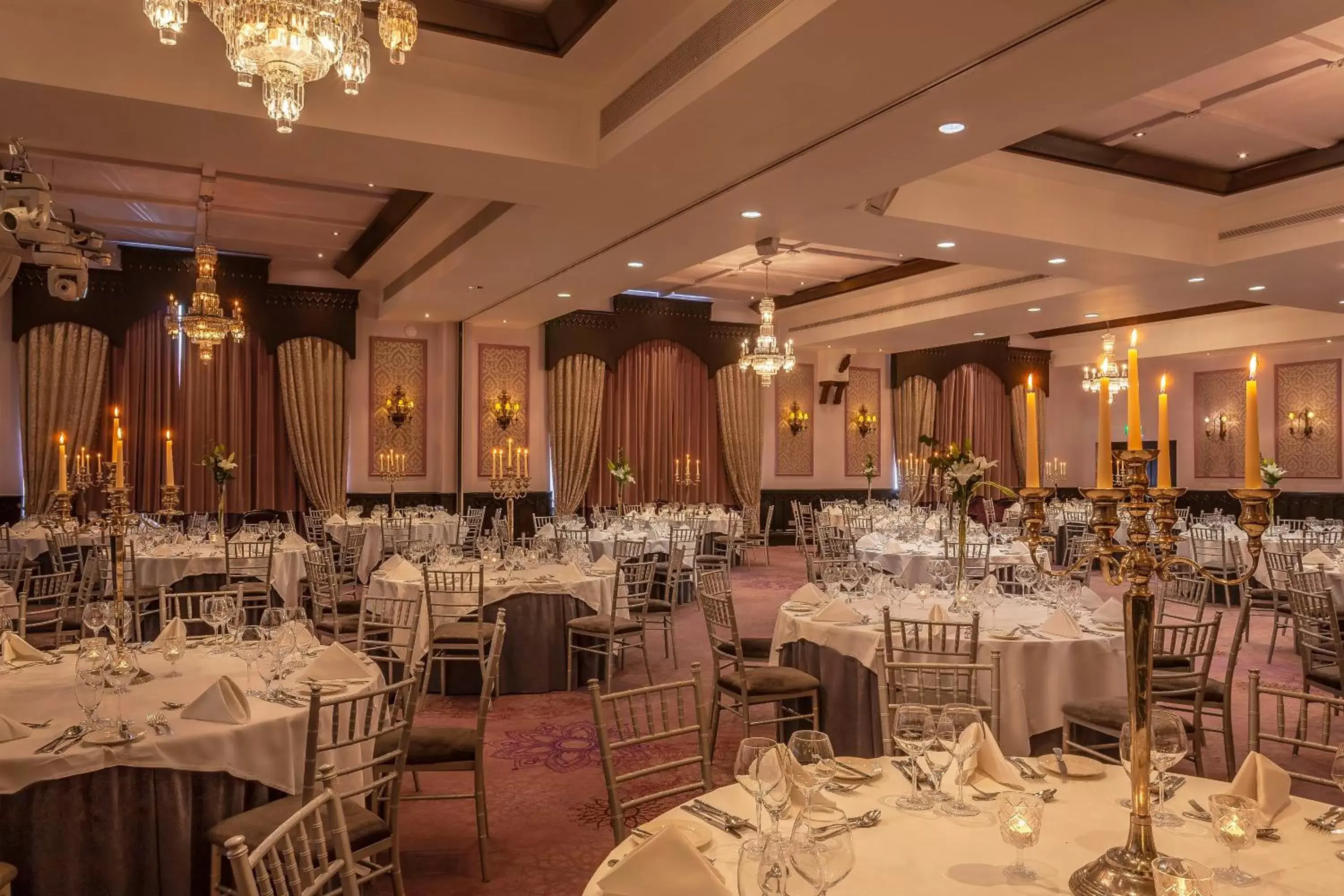 Banquet/Function facilities, Restaurant/Places to Eat in Clontarf Castle Hotel