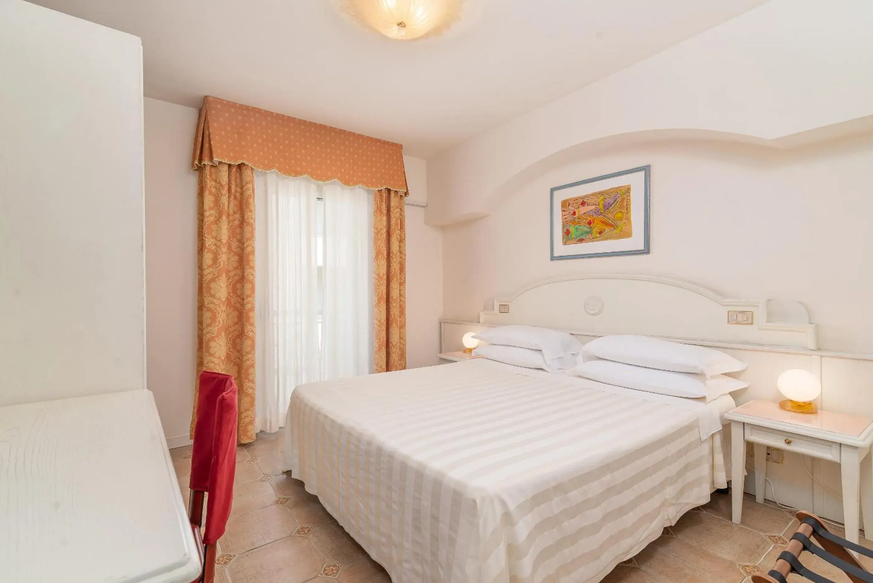 Bedroom, Bed in Universal Hotel Bedroom, Bed in Universal Hotel