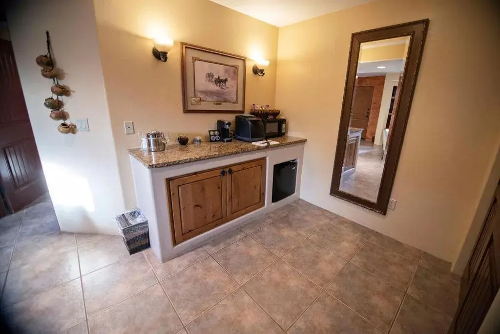 Kitchen/Kitchenette in The Inn at Thunder Mountain