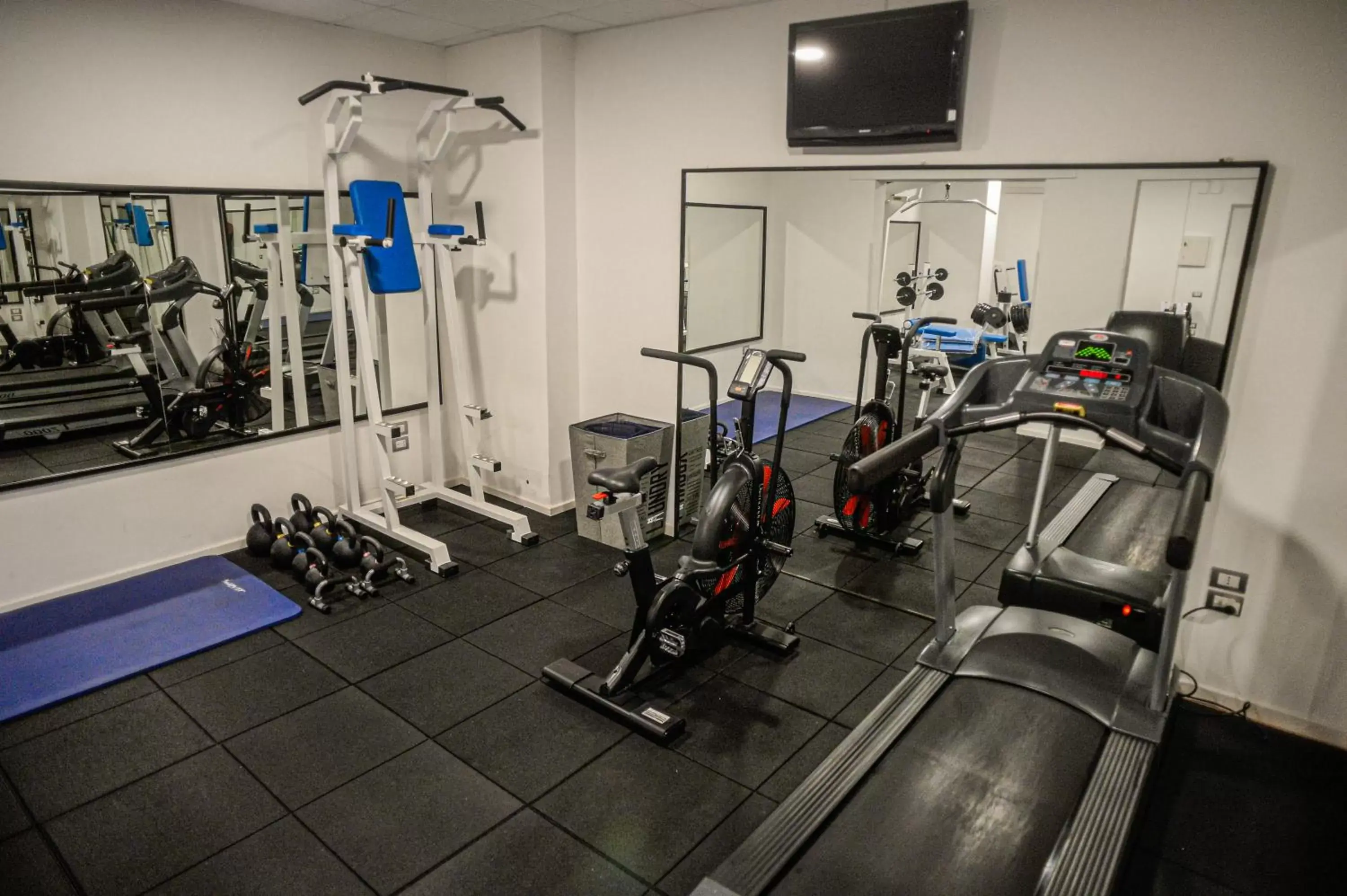 Fitness centre/facilities in Hotel Excelsior Bari Fitness centre/facilities in Hotel Excelsior Bari