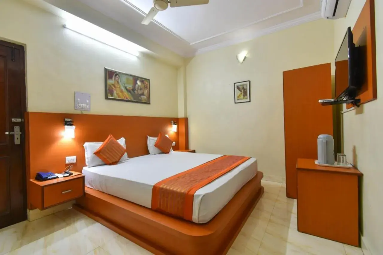 Bed in Hotel Jaisingh Palace Bed in Hotel Jaisingh Palace