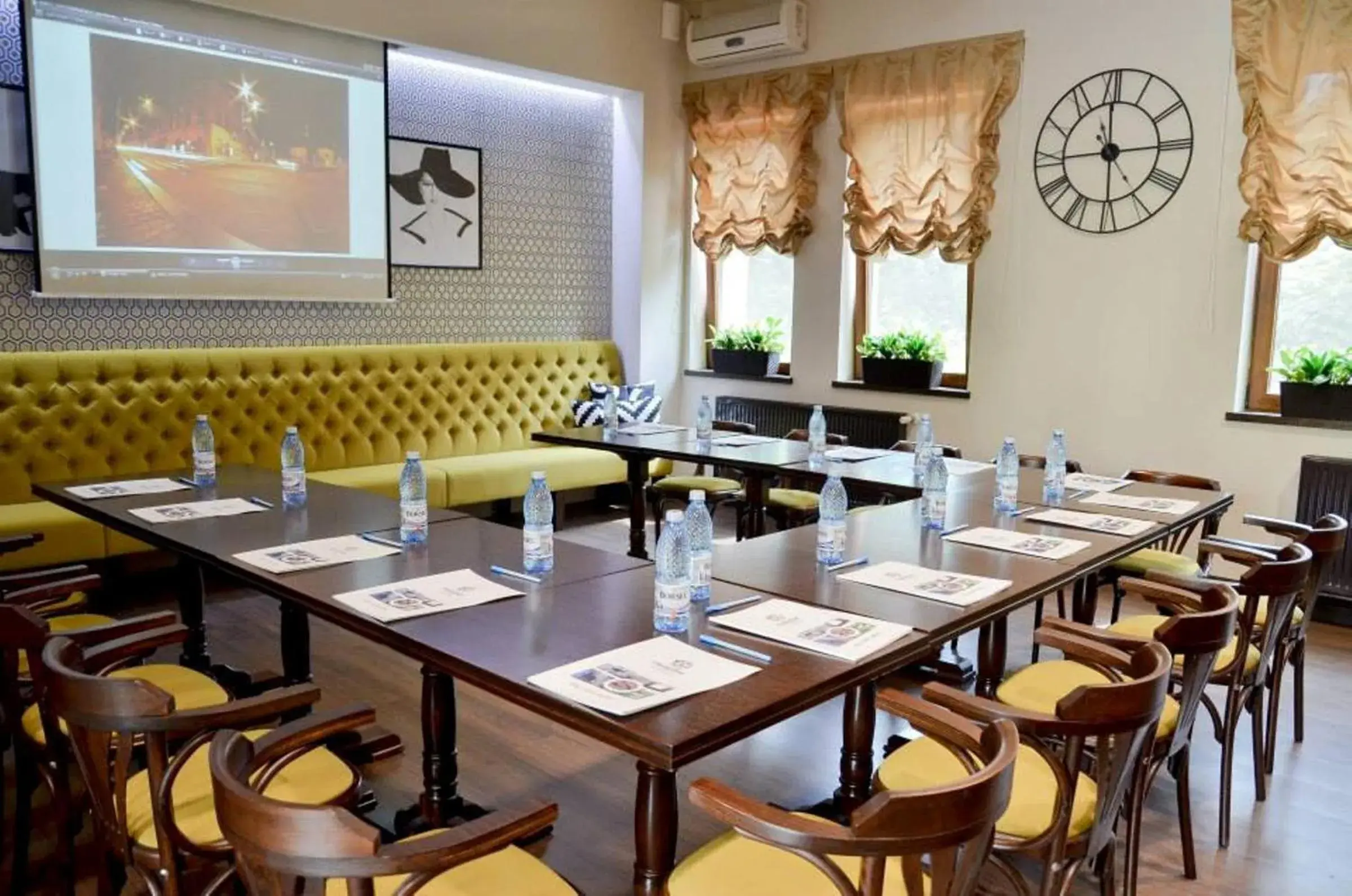 Business facilities in Hotel Capitolina City Chic