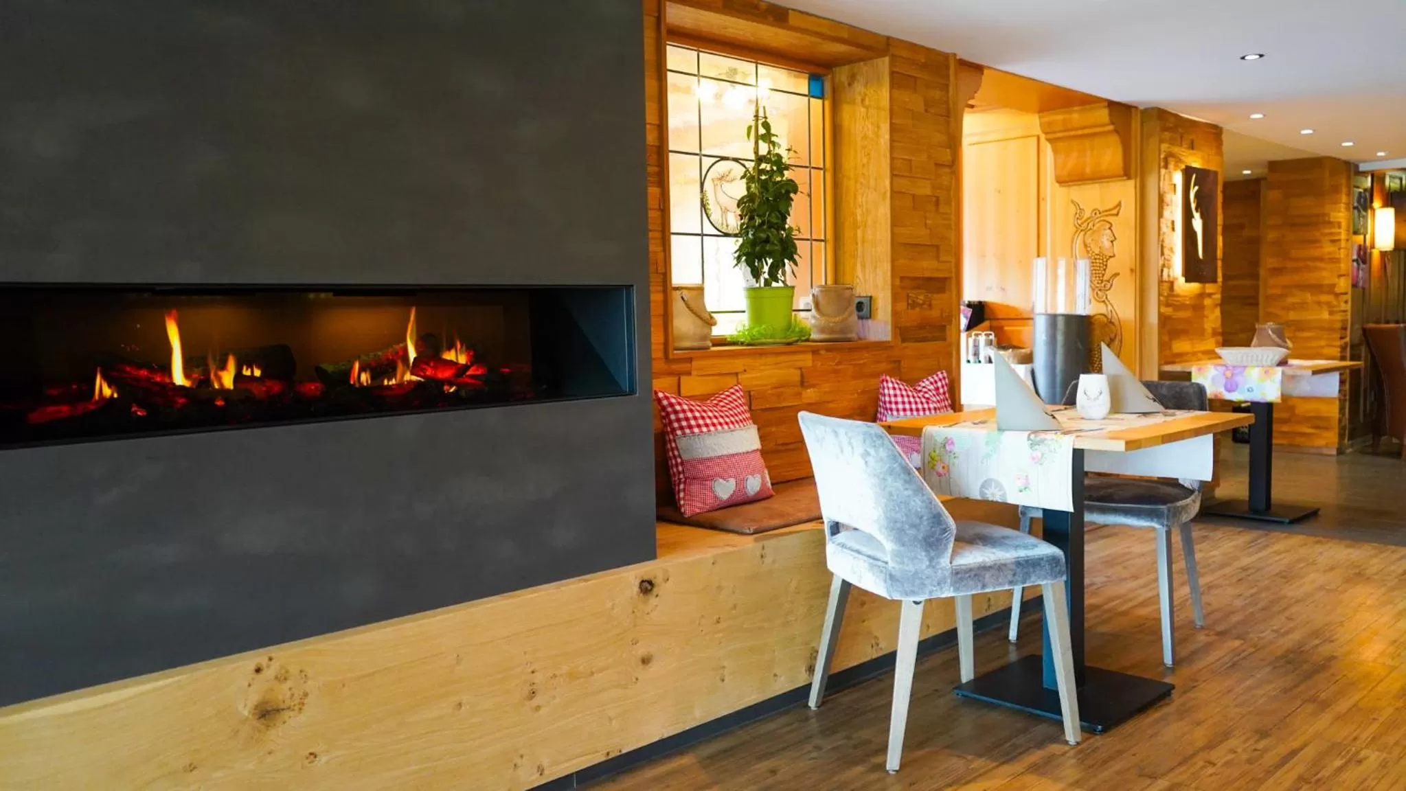 Restaurant/places to eat in Hotel Hirschen