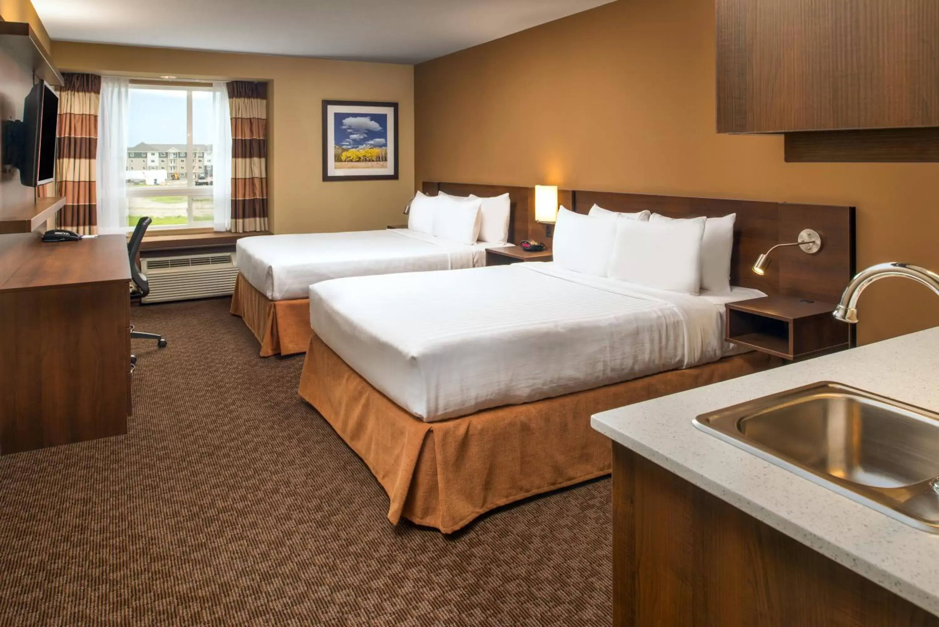 Fitness centre/facilities in Microtel Inn & Suites by Wyndham Red Deer