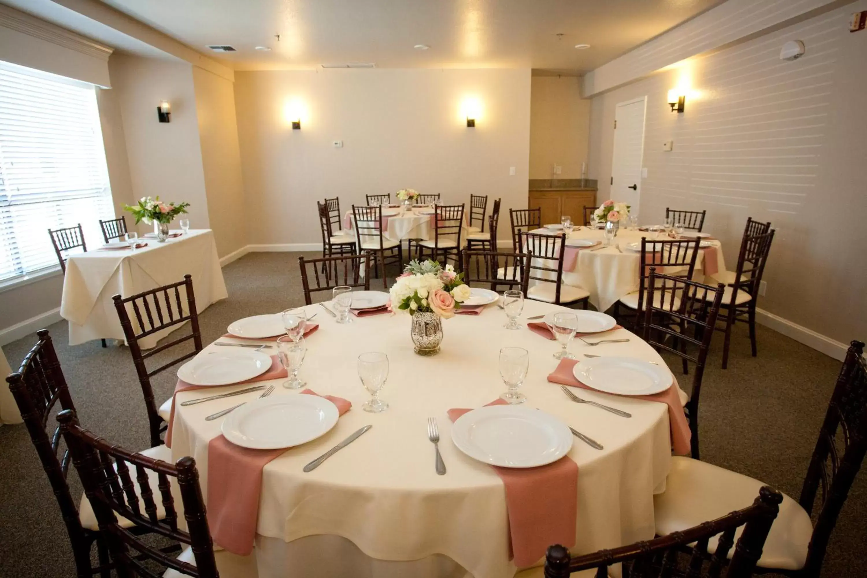 Banquet/Function facilities, Restaurant/Places to Eat in Forest Suites Resort at the Heavenly Village