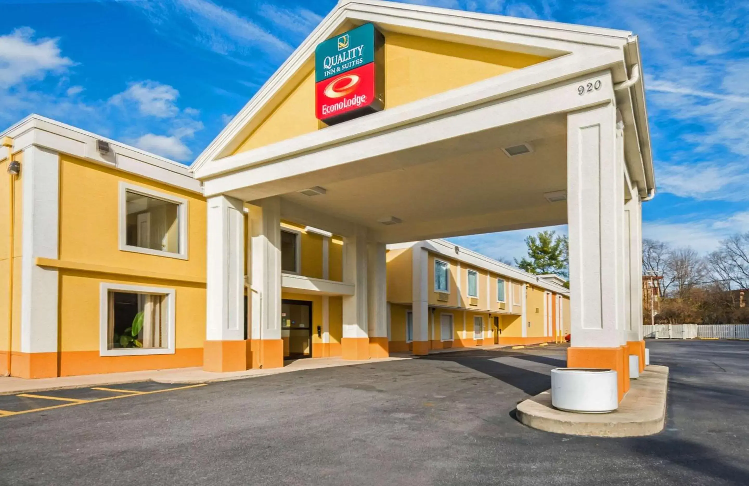 Property building in Quality Inn & Suites Hagerstown