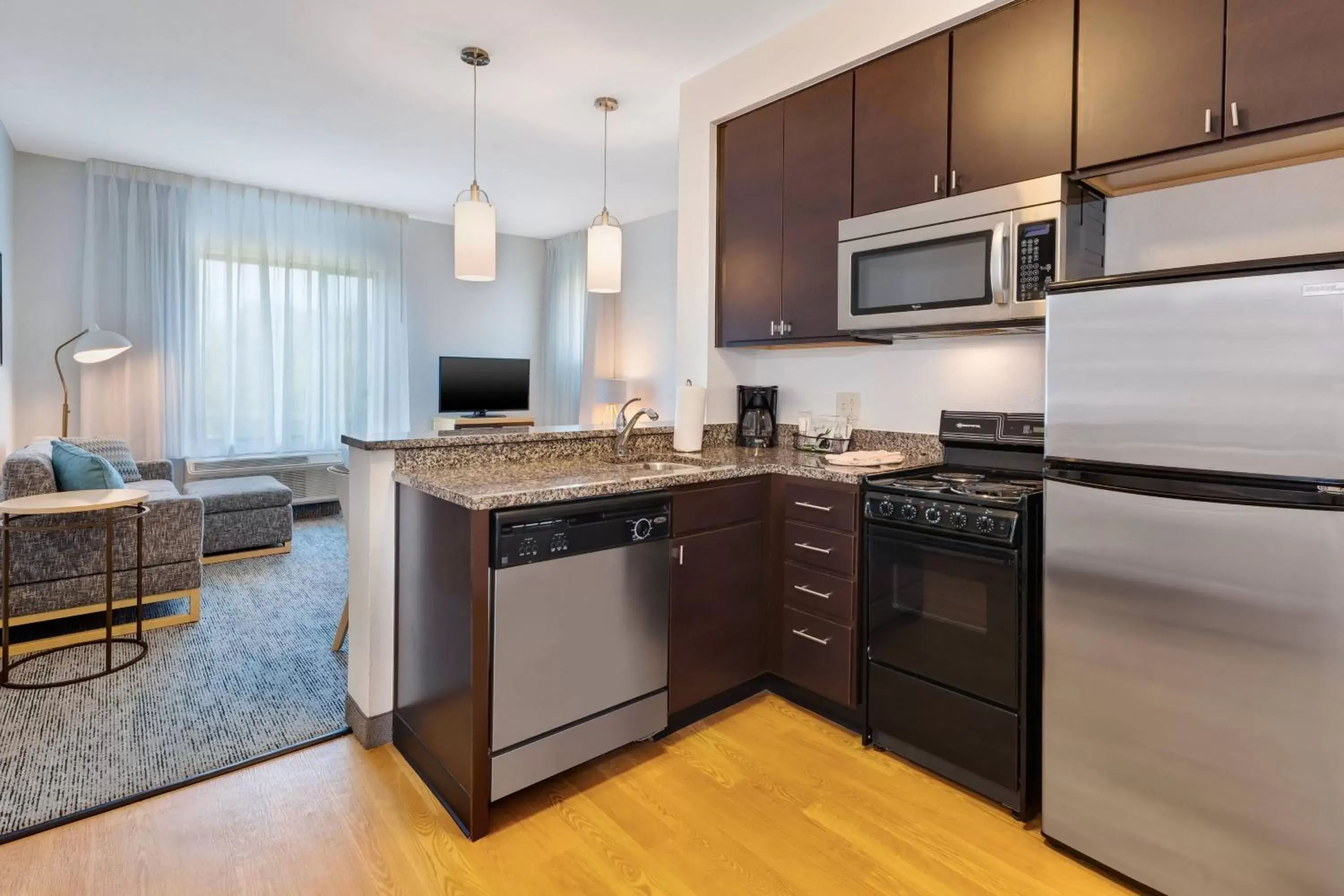Bedroom, Kitchen/Kitchenette in TownePlace Suites by Marriott Nashville Airport