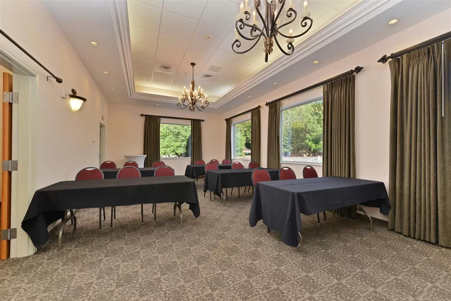 Meeting/conference room in Best Western Lodge at River's Edge
