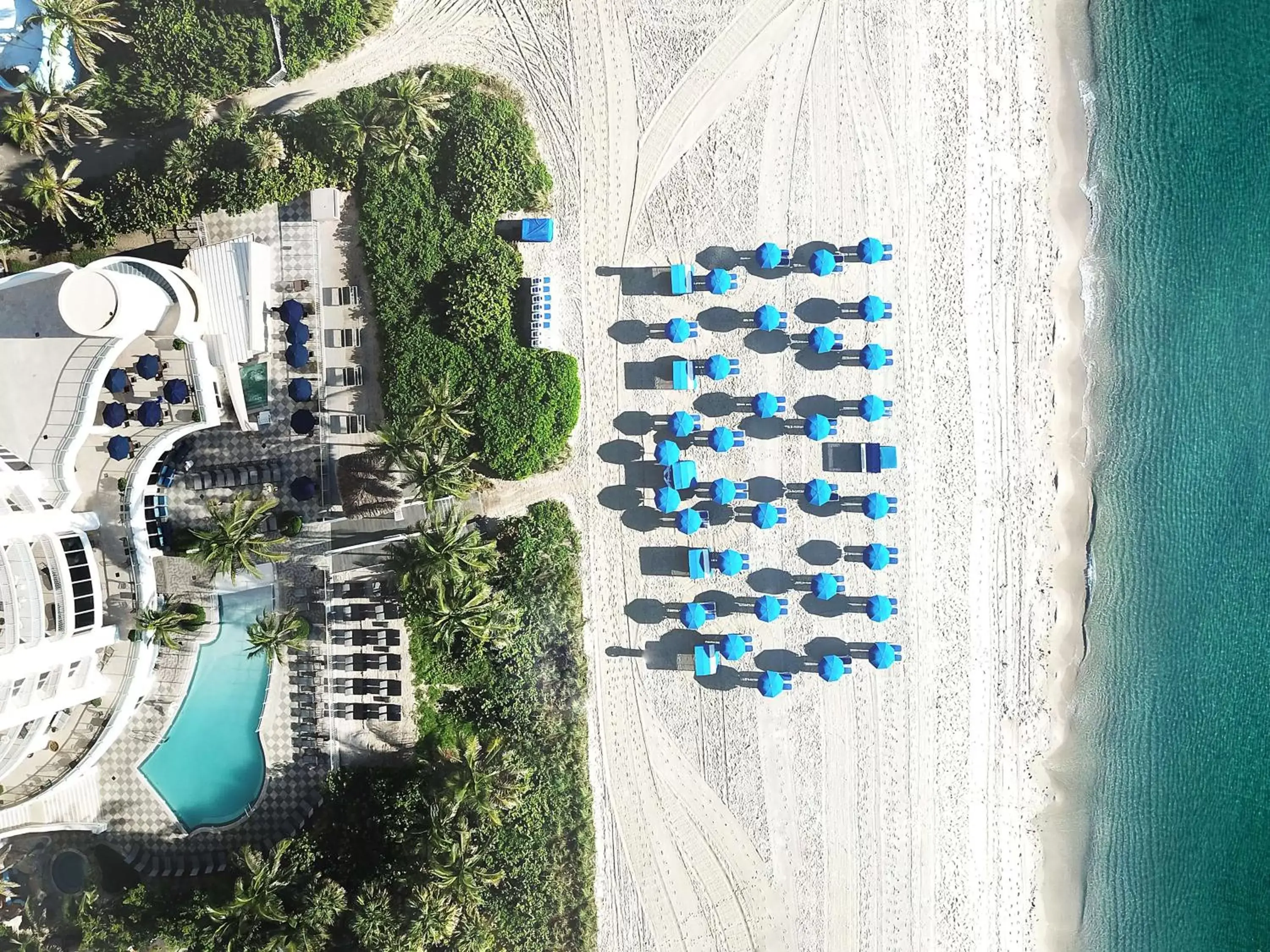 Property building, Bird's-eye View in DoubleTree by Hilton Ocean Point Resort - North Miami Beach