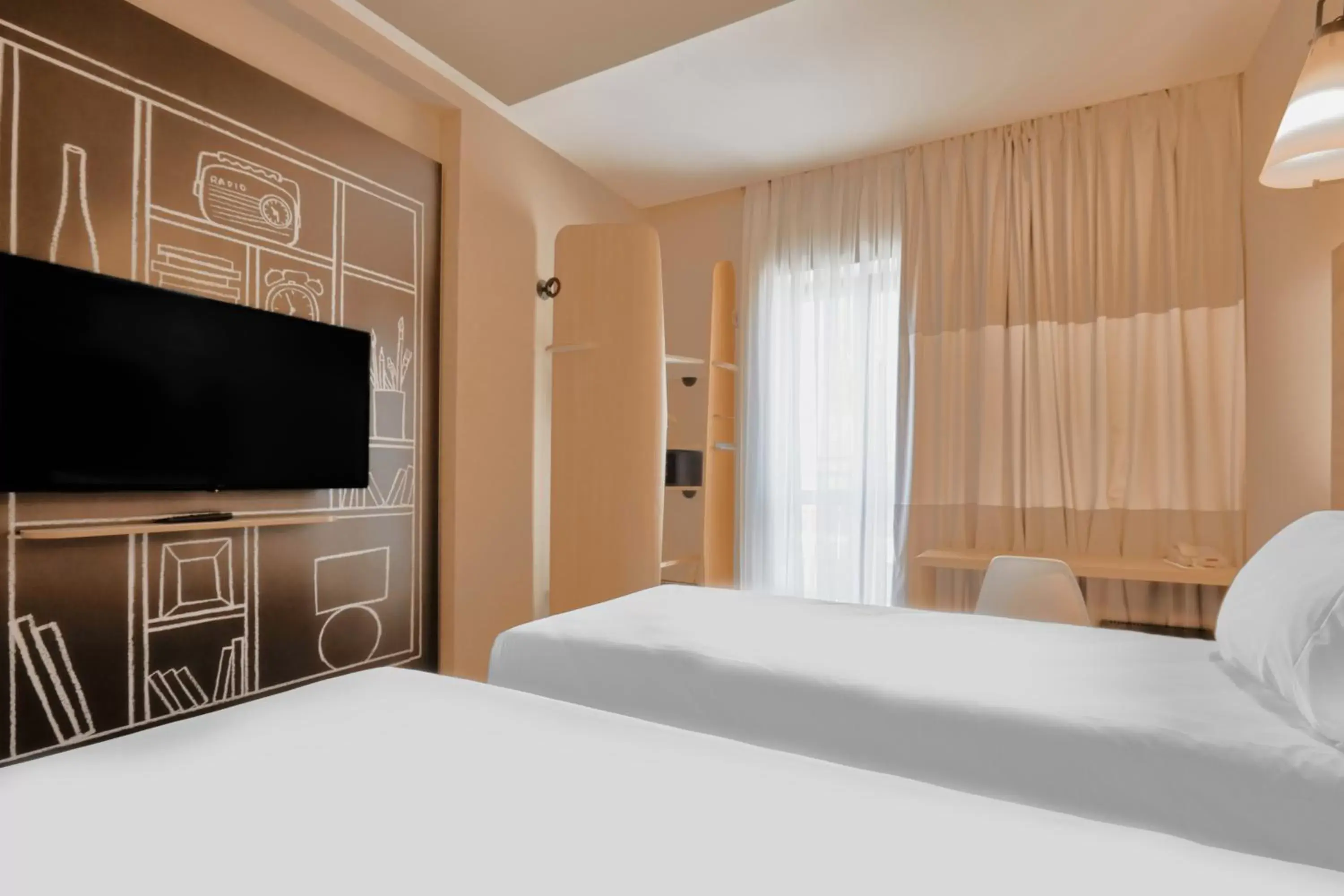 TV and multimedia, Bed in Ibis Aktobe