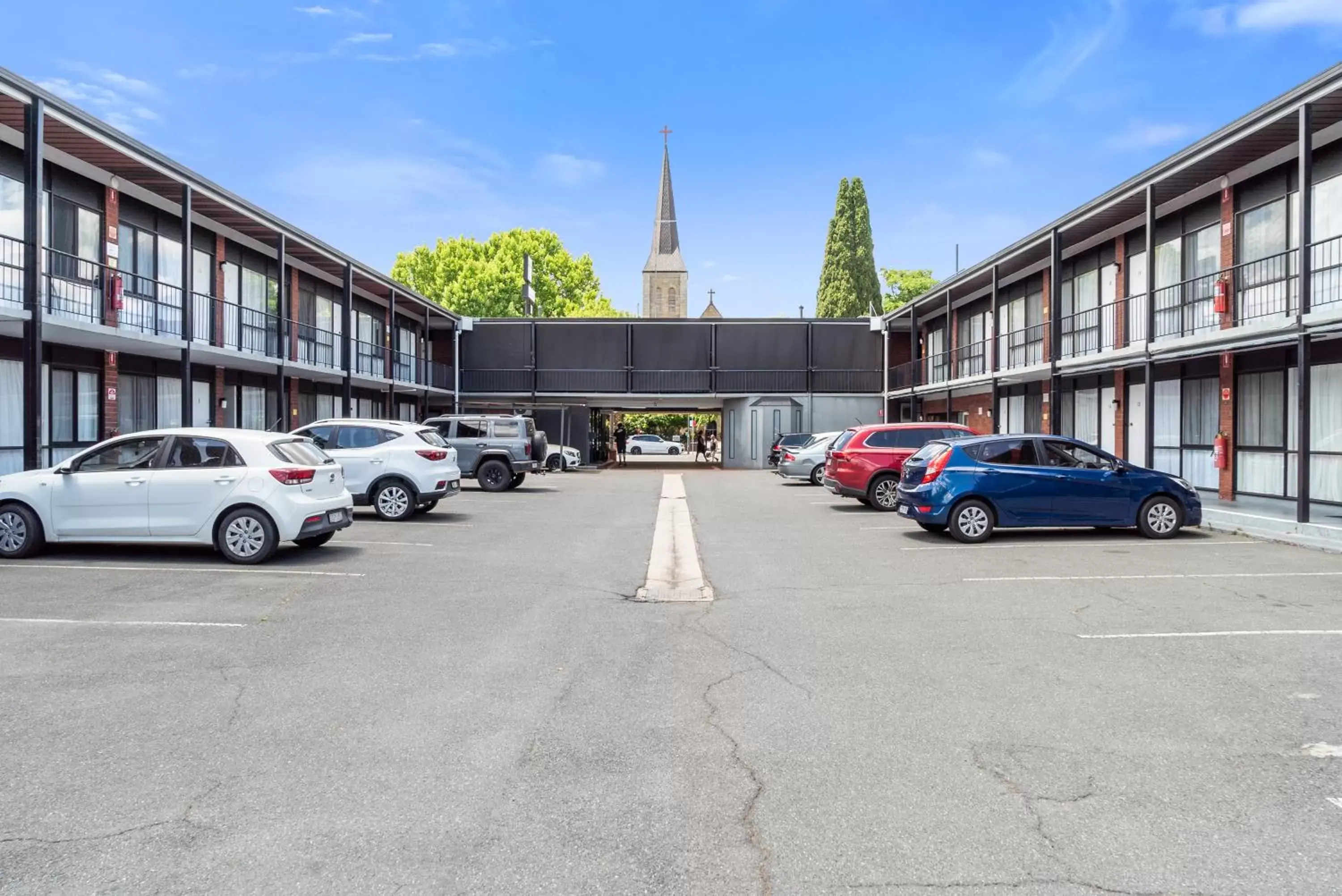 Parking, Property Building in Commodore Motor Inn