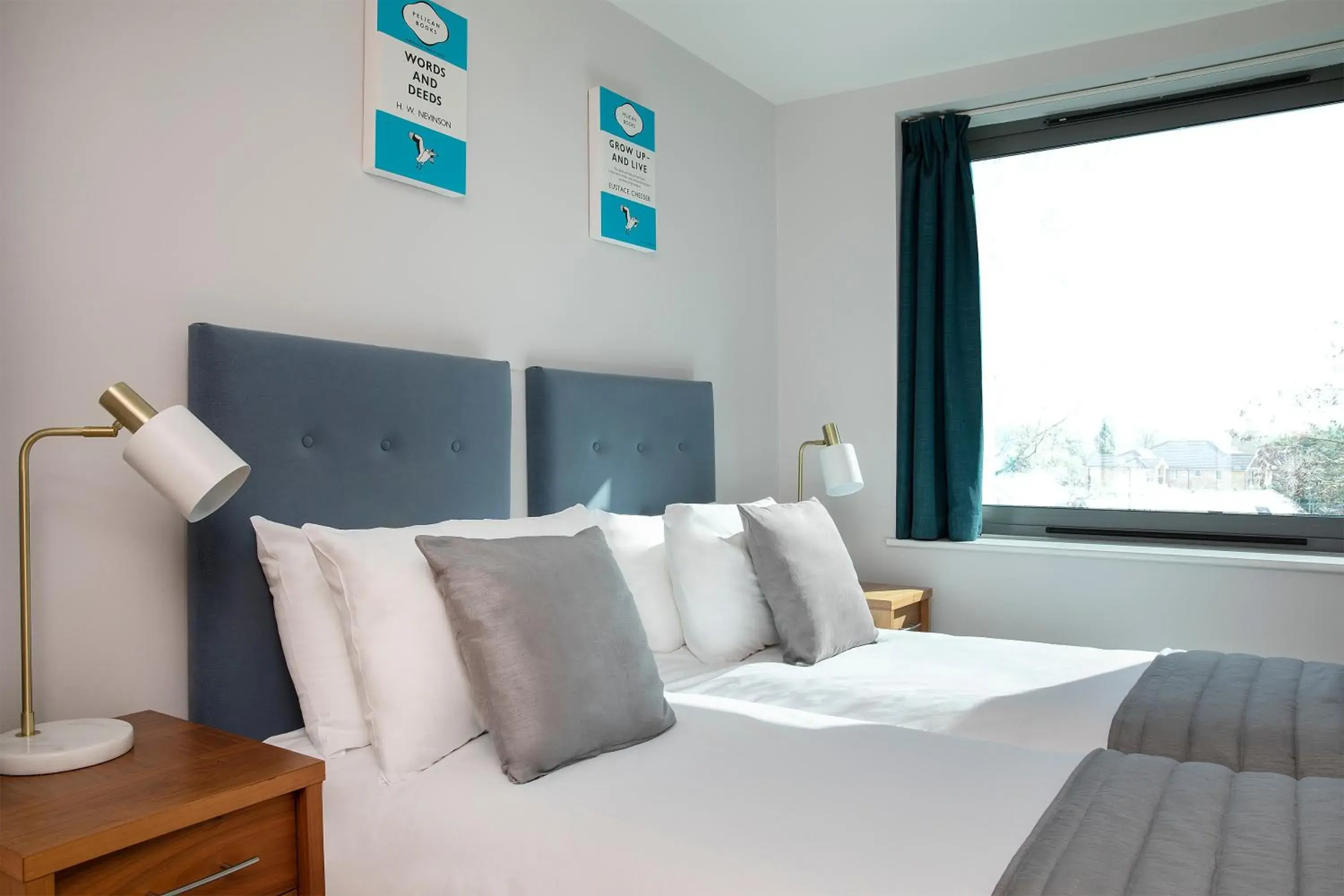 Bedroom, Bed in SACO Aparthotel Farnborough