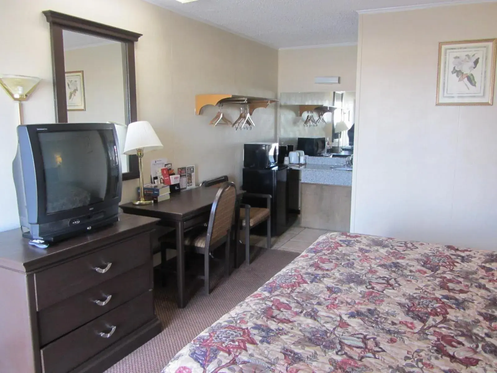 TV/Entertainment Center in Super 8 by Wyndham Lubbock Civic Center North