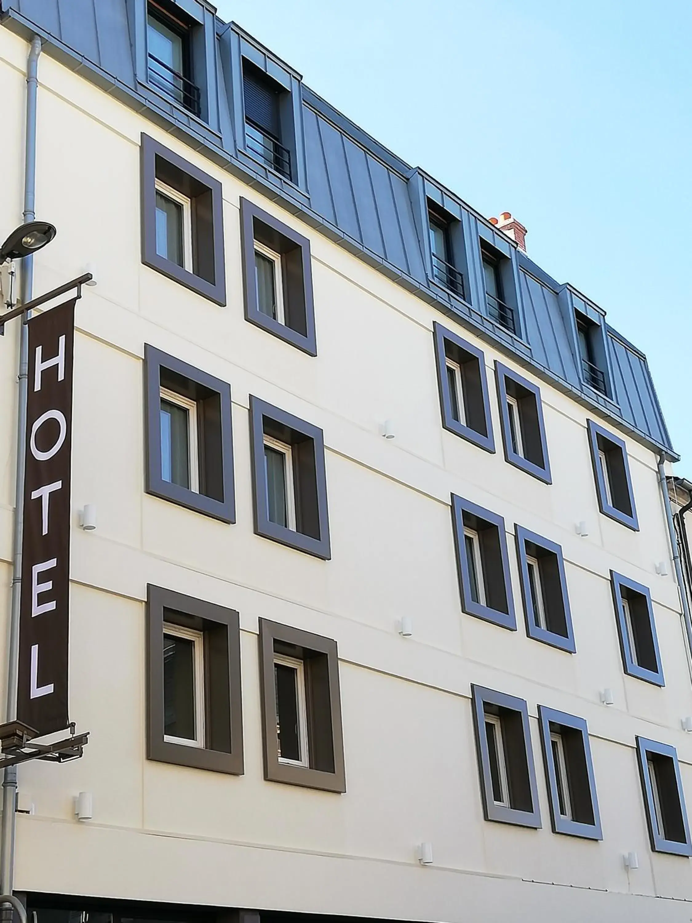 Facade/entrance, Property Building in Hôtel des Halles