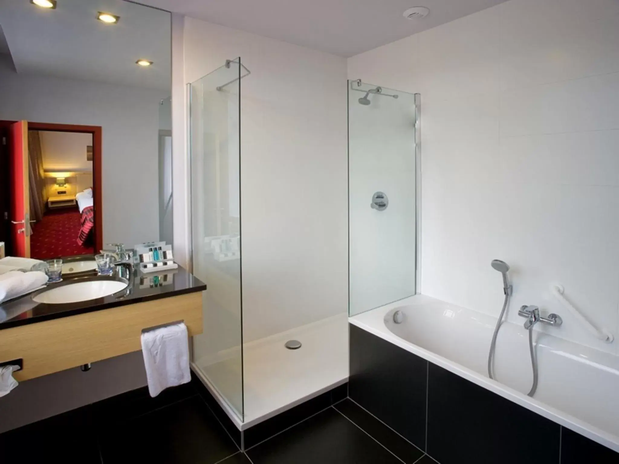 Bathroom in Hotel Verviers Van der Valk