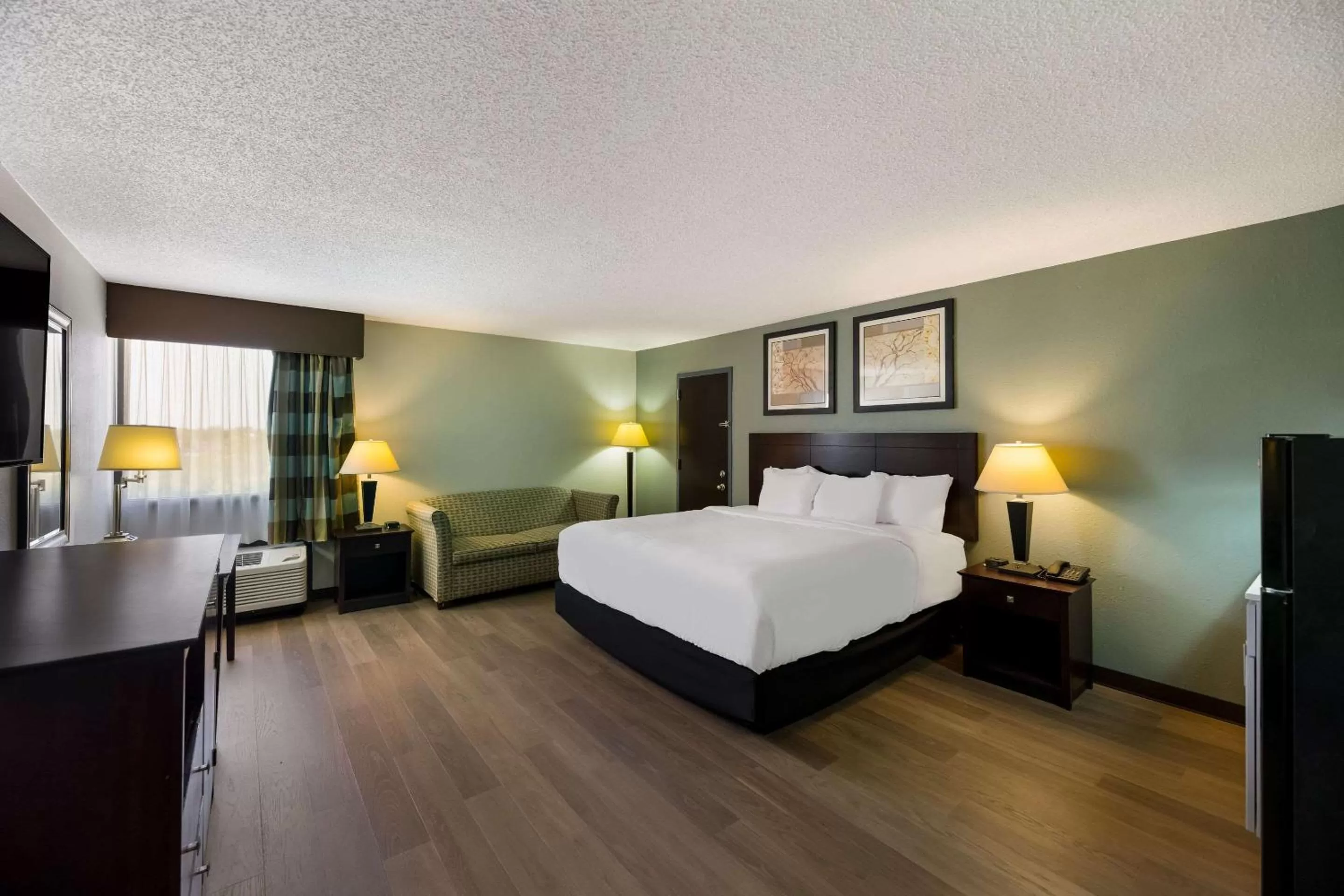 Bedroom, Bed in Clarion Hotel San Angelo near Convention Center