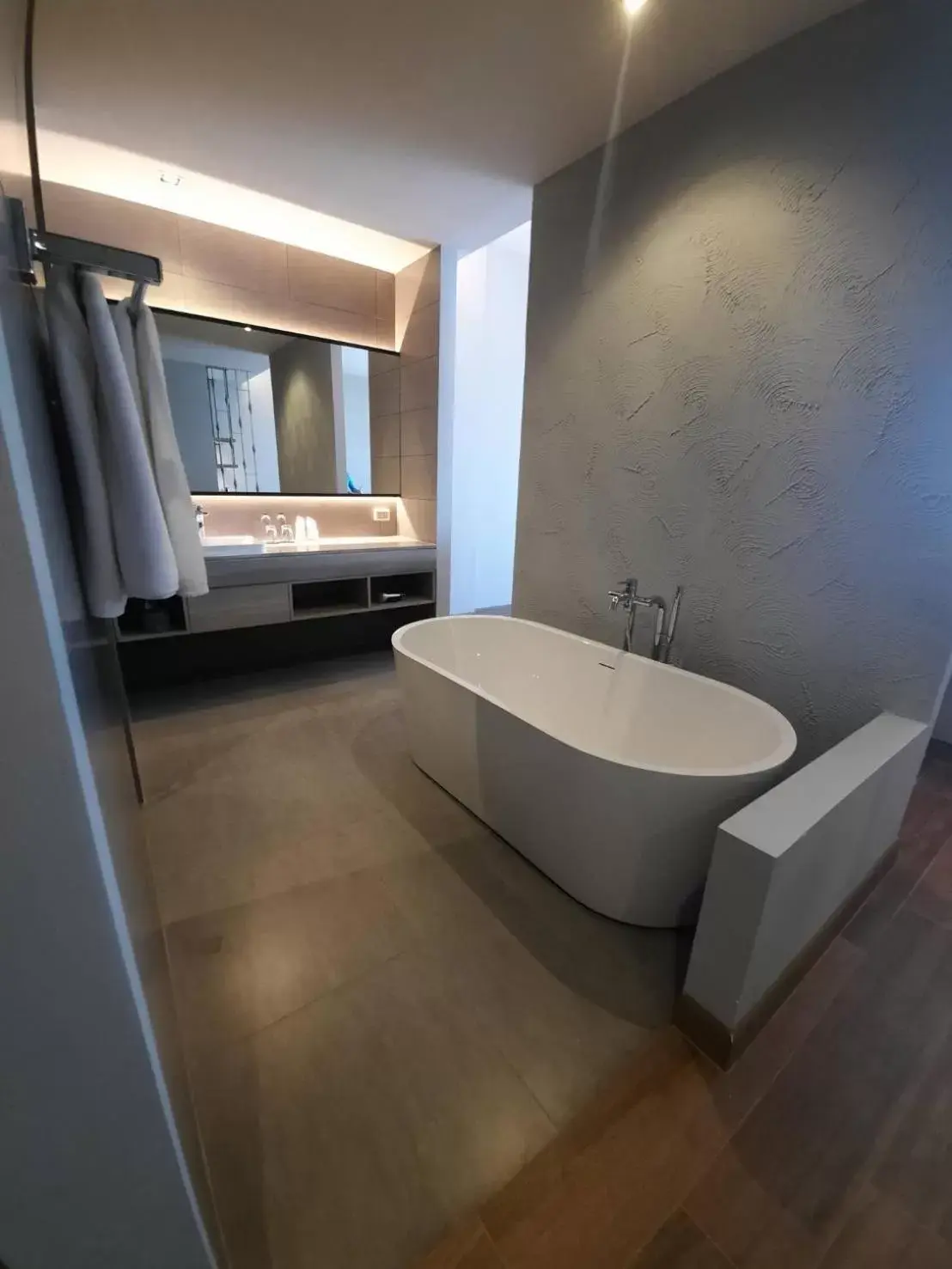 Bath, Bathroom in iSanook Resort & Suites Hua Hin