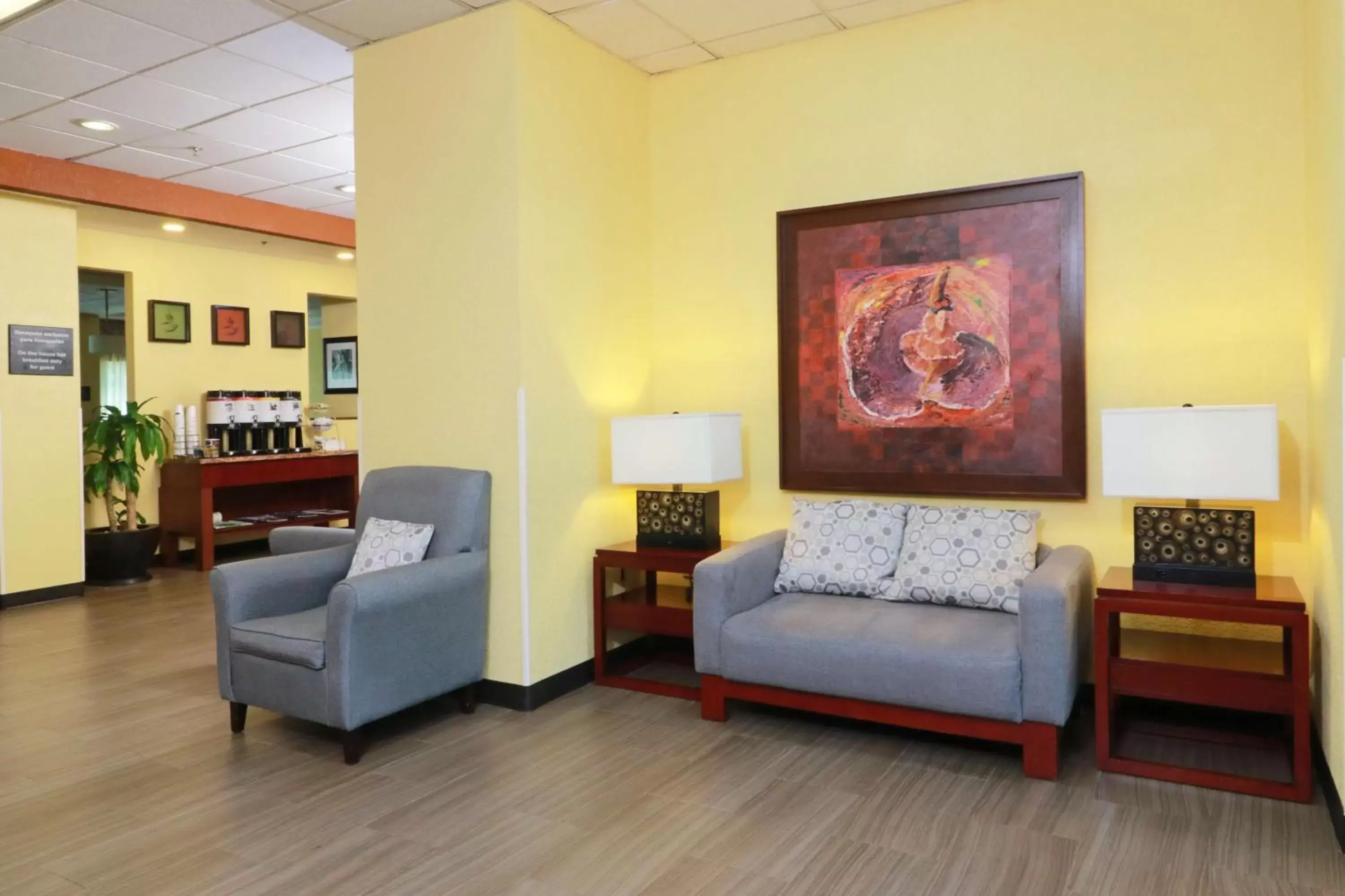 Lobby or reception in Hampton Inn by Hilton Guadalajara-Aeropuerto Lobby or reception in Hampton Inn by Hilton Guadalajara-Aeropuerto