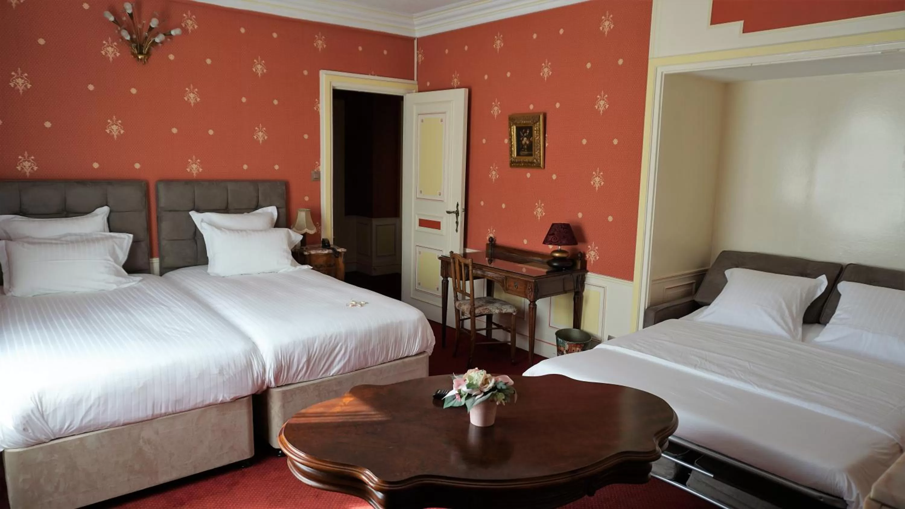 Bedroom, Bed in Hotel Meurice