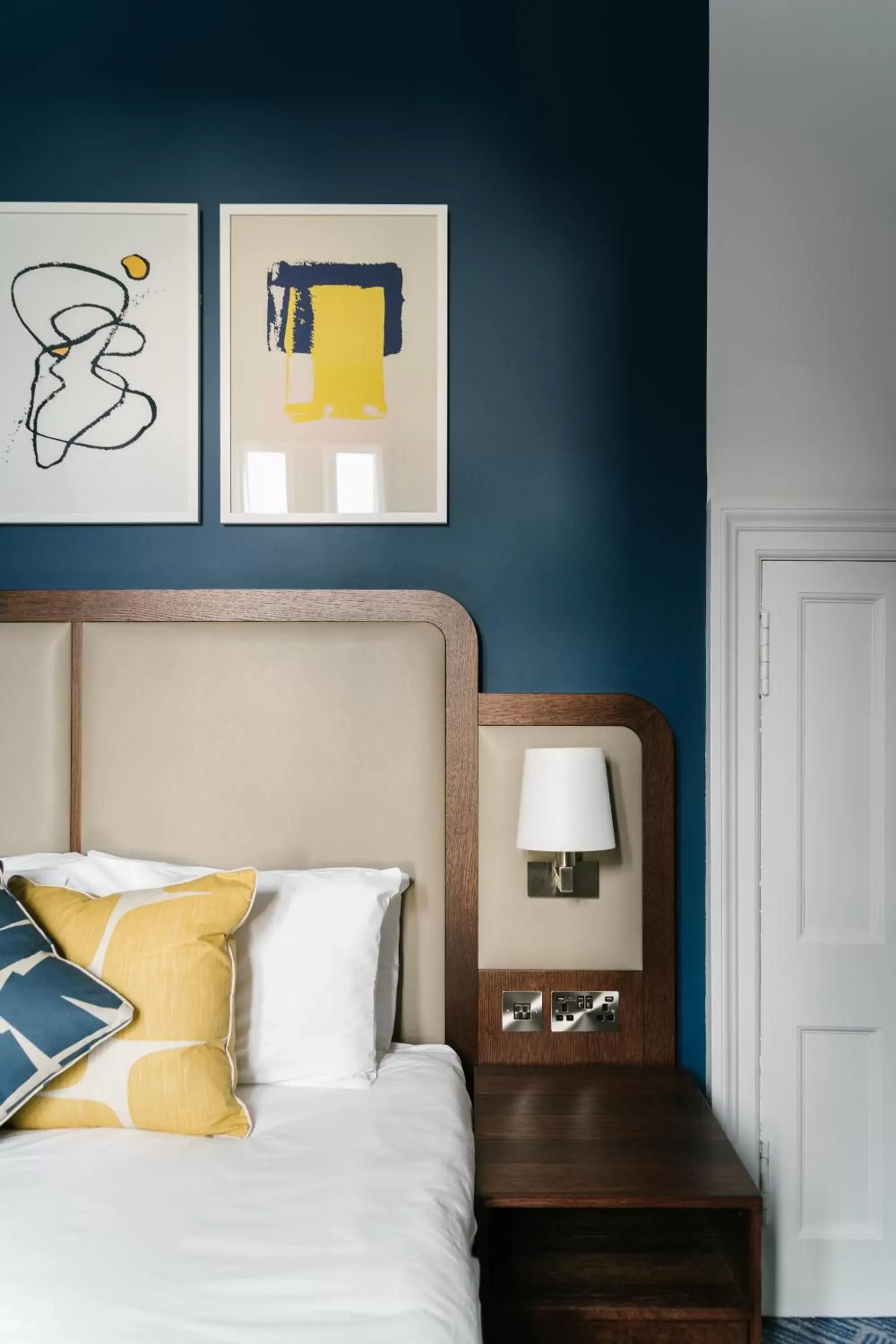 Decorative detail, Bed in voco Grand Central Glasgow by IHG Decorative detail, Bed in voco Grand Central Glasgow by IHG